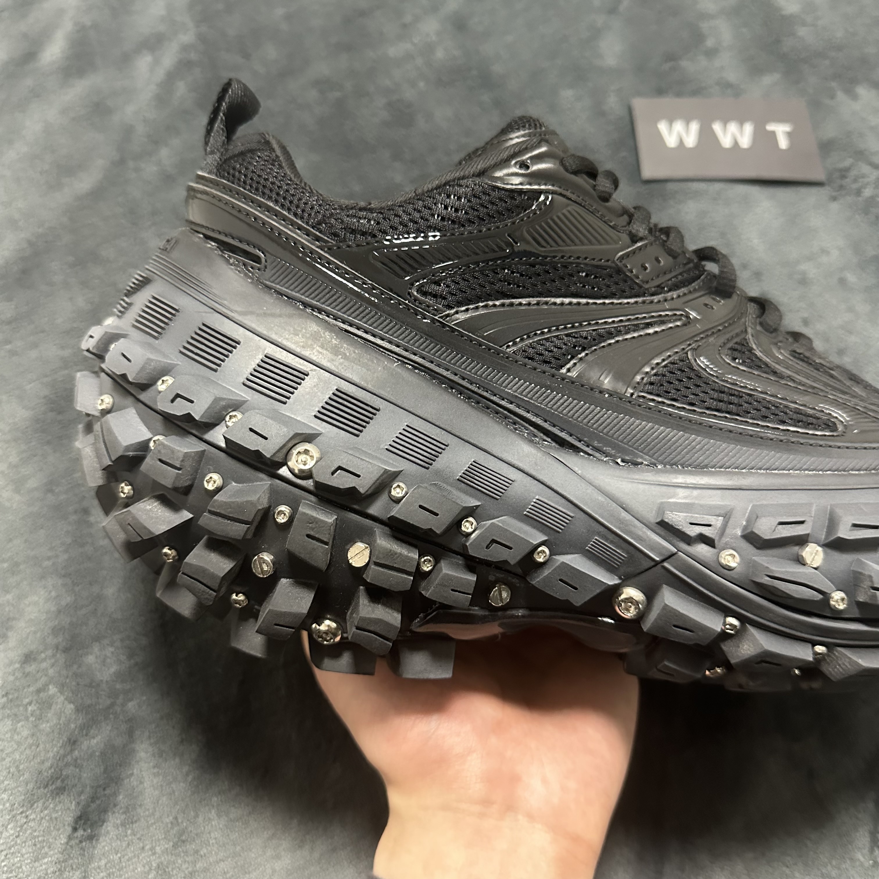 Balenciaga Defender Black vista 4