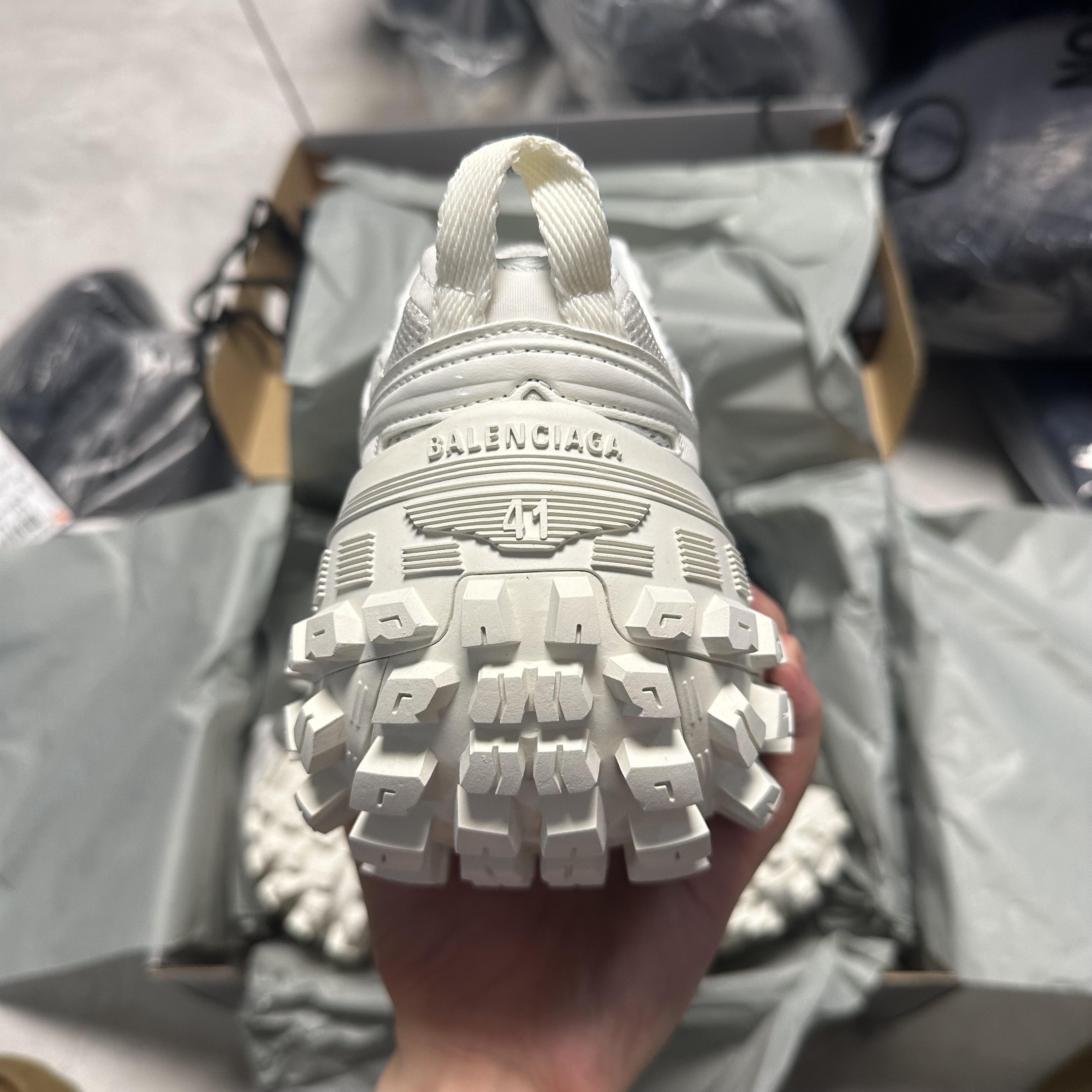 Balenciaga Defender Light Beige vista 7