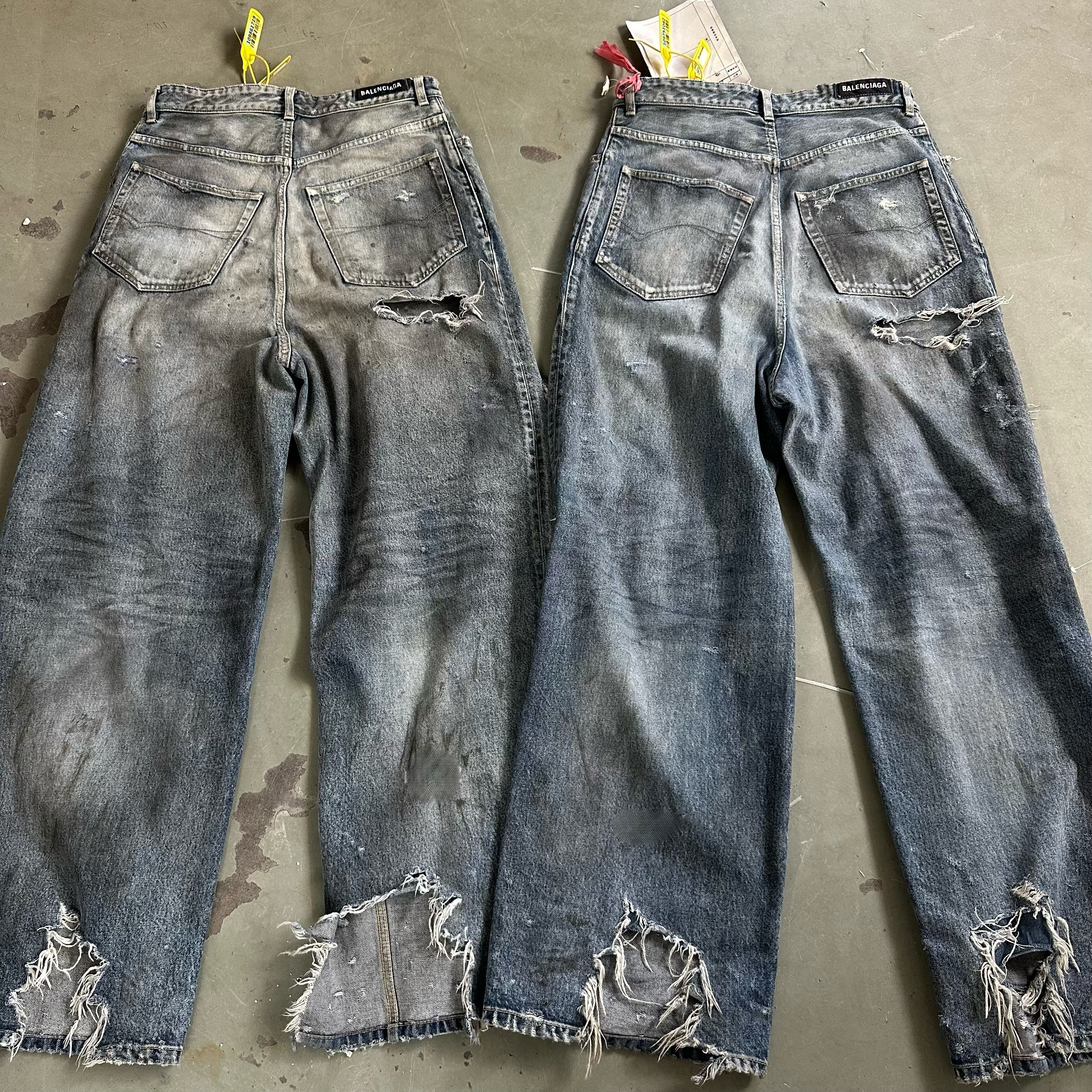 Balenciaga Distressed wide-leg jeans vista 3