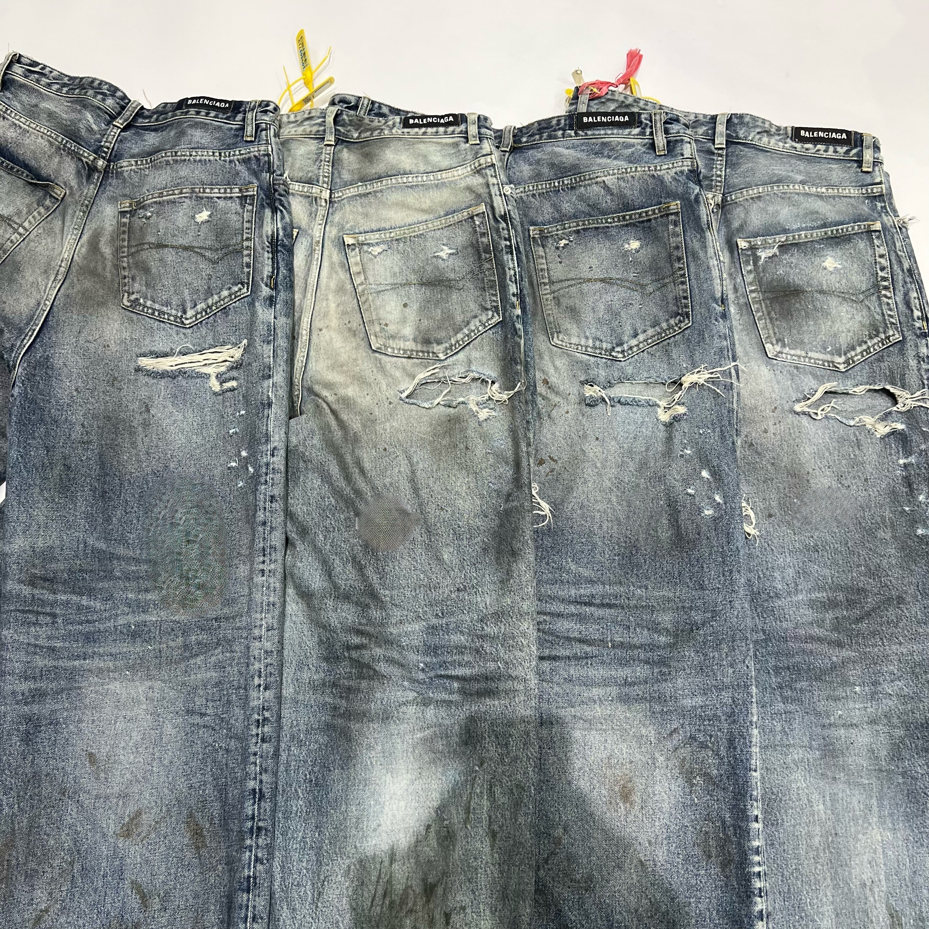 Balenciaga Distressed wide-leg jeans vista 5
