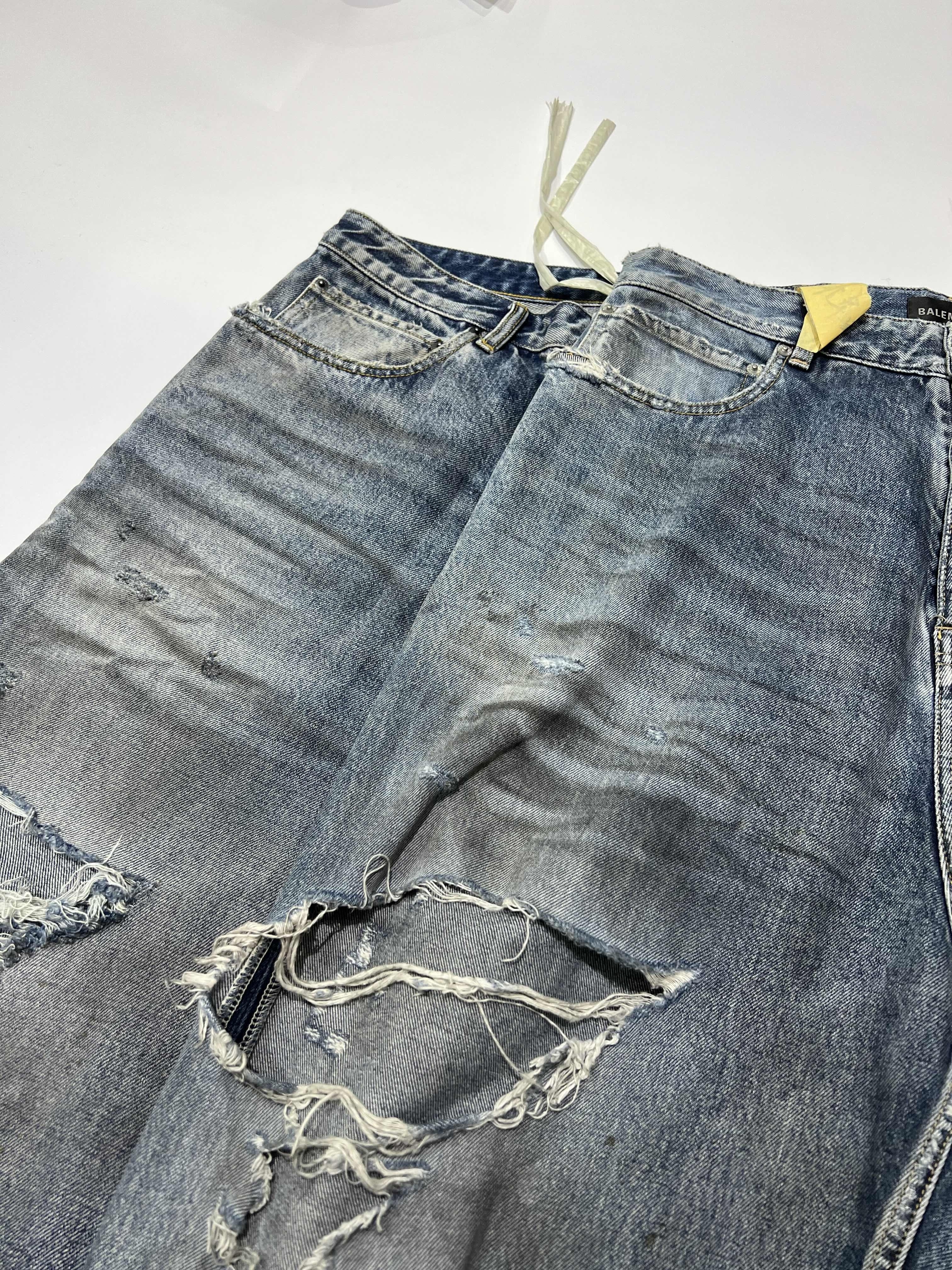 Balenciaga Distressed wide-leg jeans vista 6