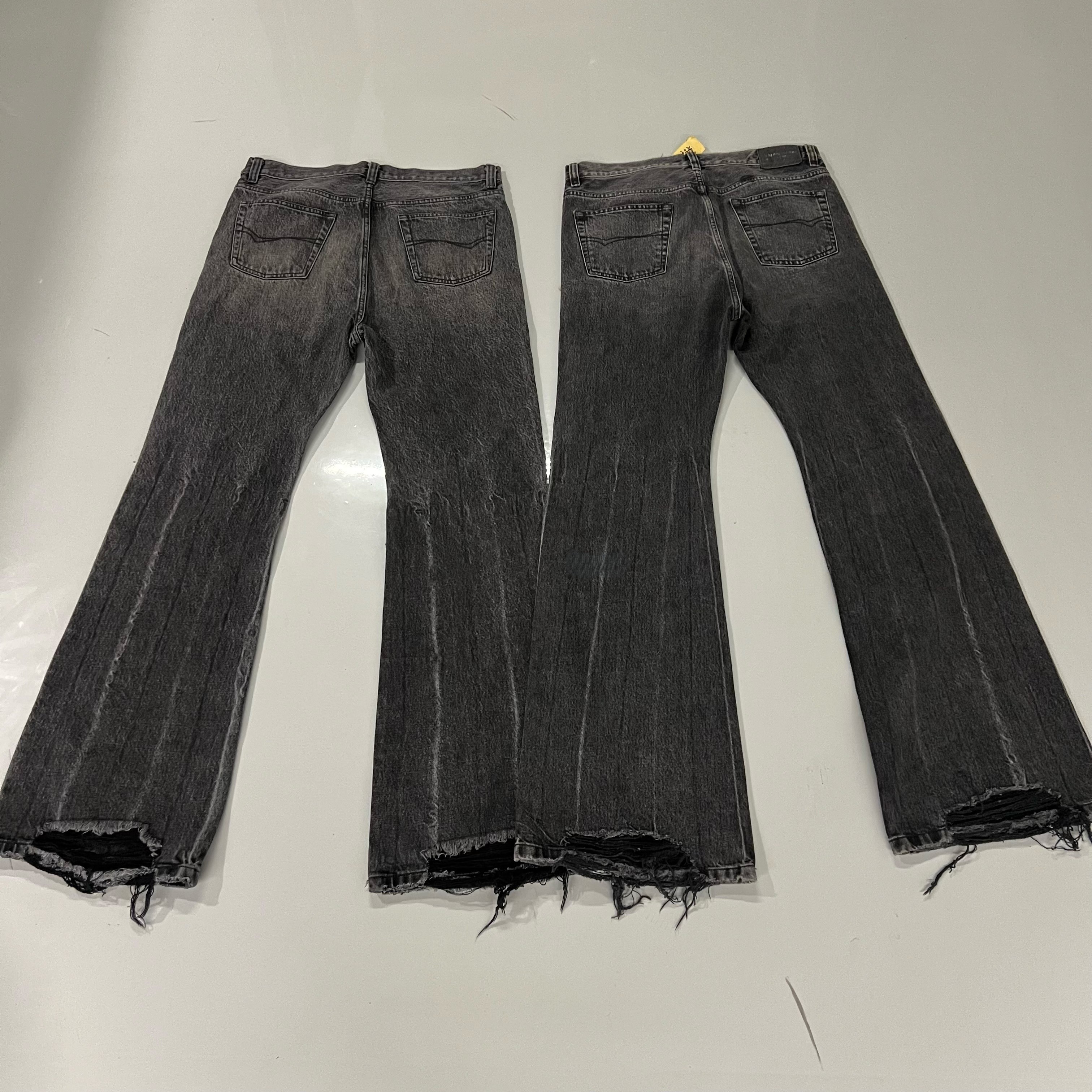 Balenciaga Grey Lost Tape Flared Jeans vista 3