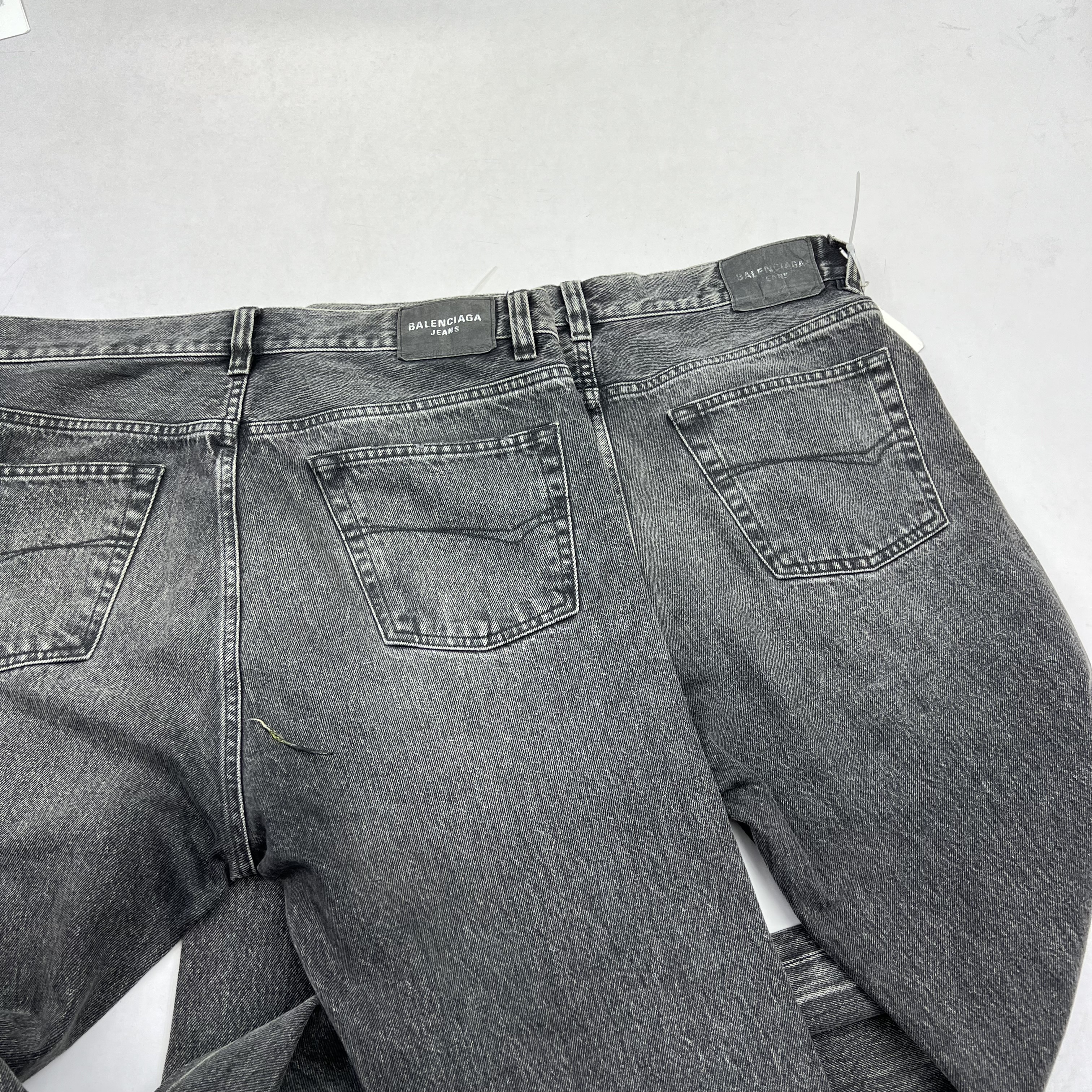 Balenciaga Grey Lost Tape Flared Jeans vista 4