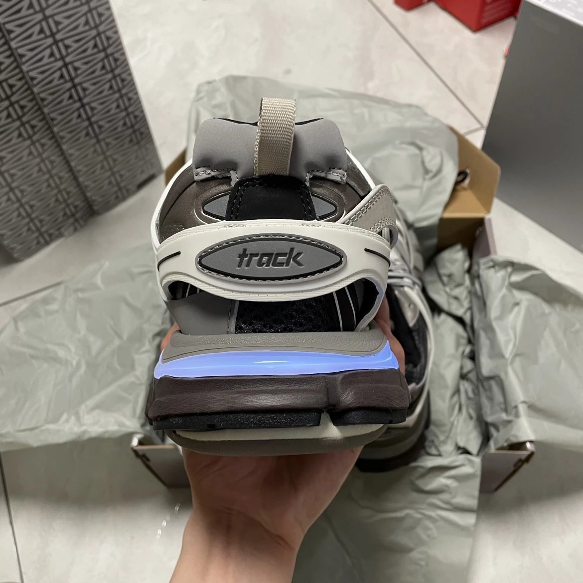Balenciaga Track Led Grey vista 5