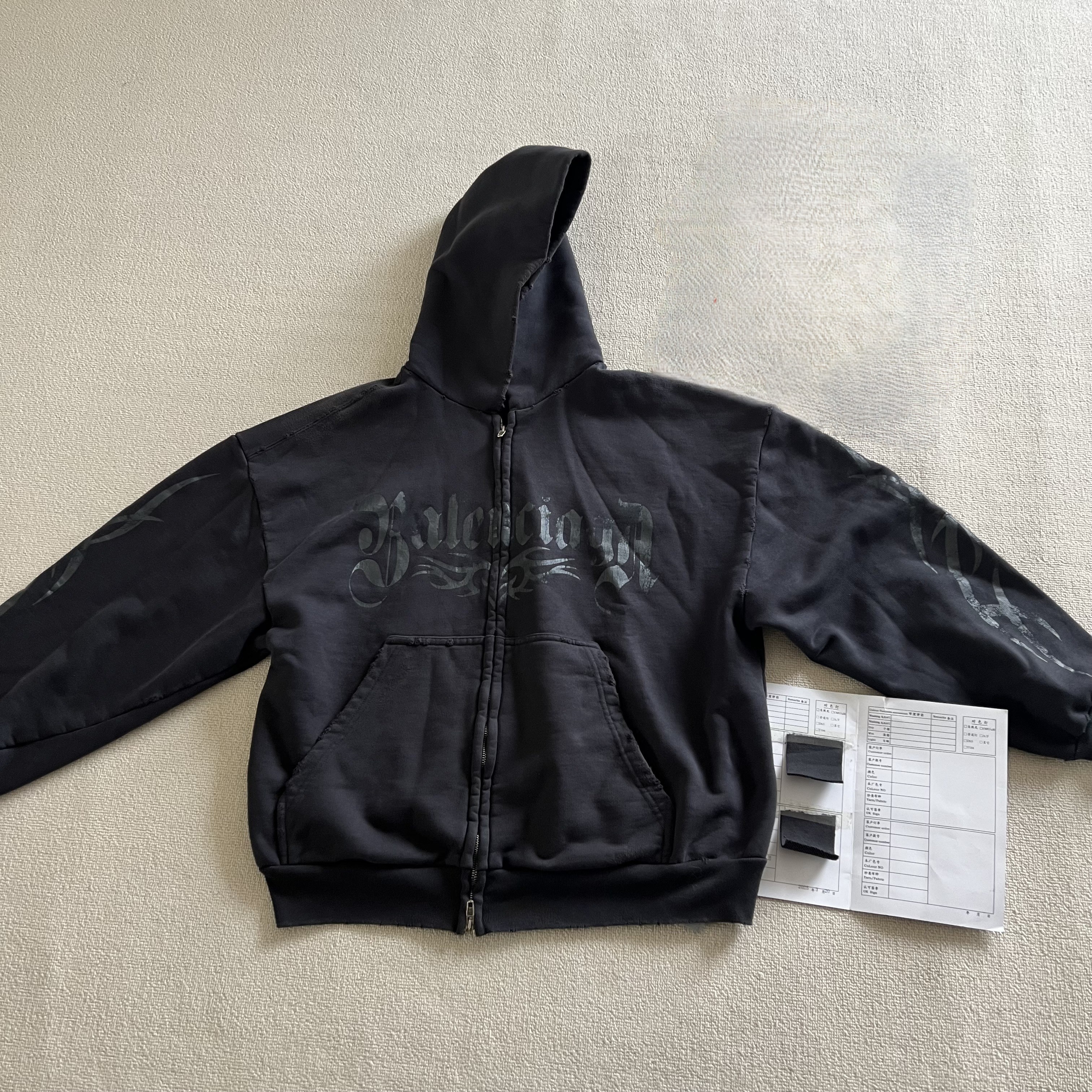 Balenciaga Tacky Zip-Up Hoodie vista 2