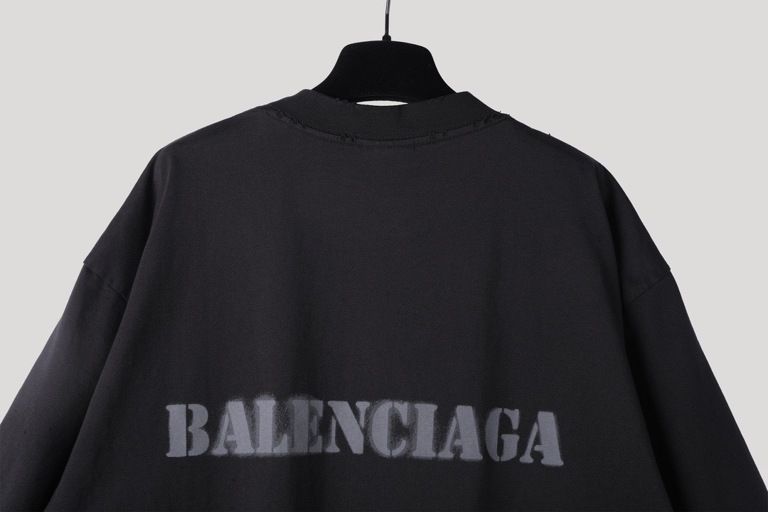 Balenciaga Stencil-Type Logo Medium Fit T-Shirt Black vista 5