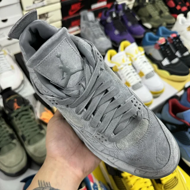 Jordan 4 Retro Kaws Grey vista 4
