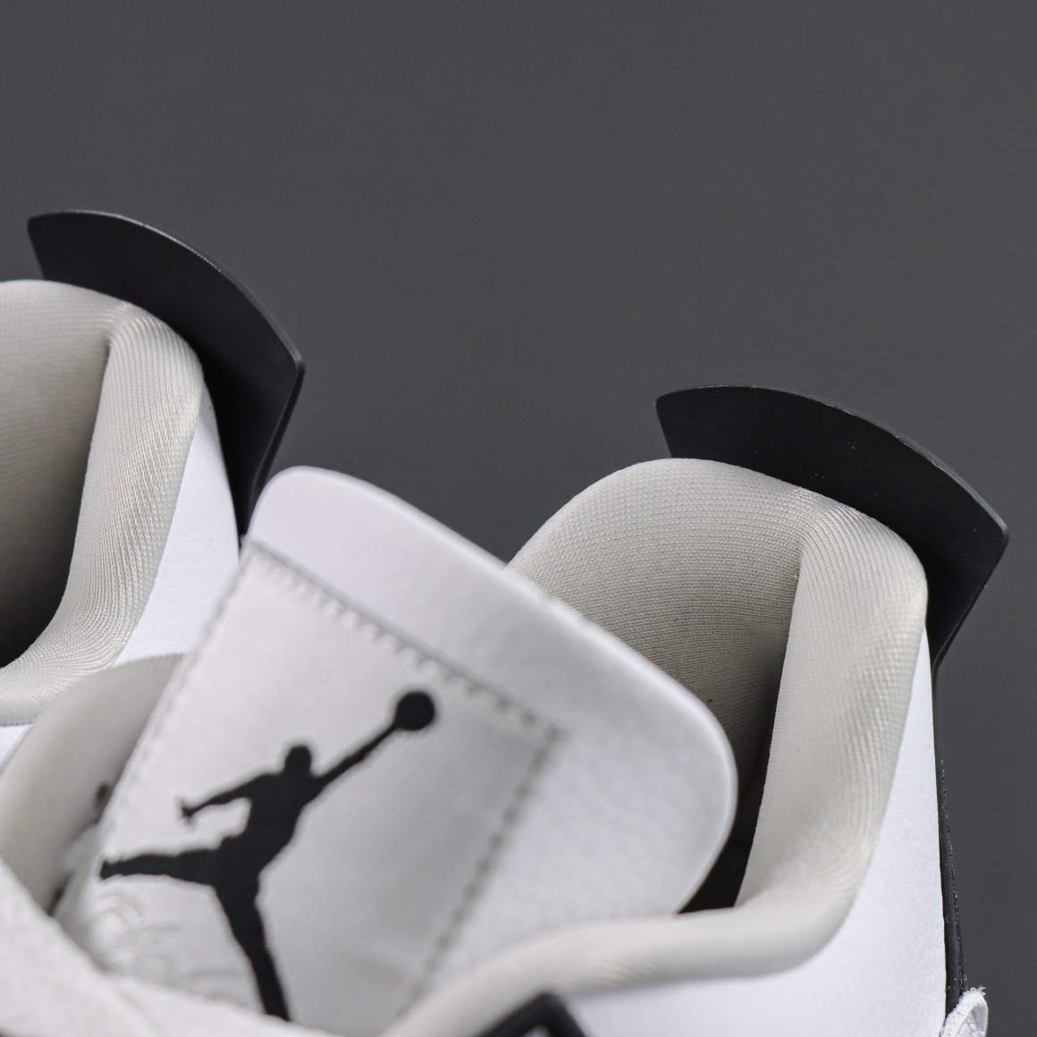 Jordan 4 Retro Military Black vista 4