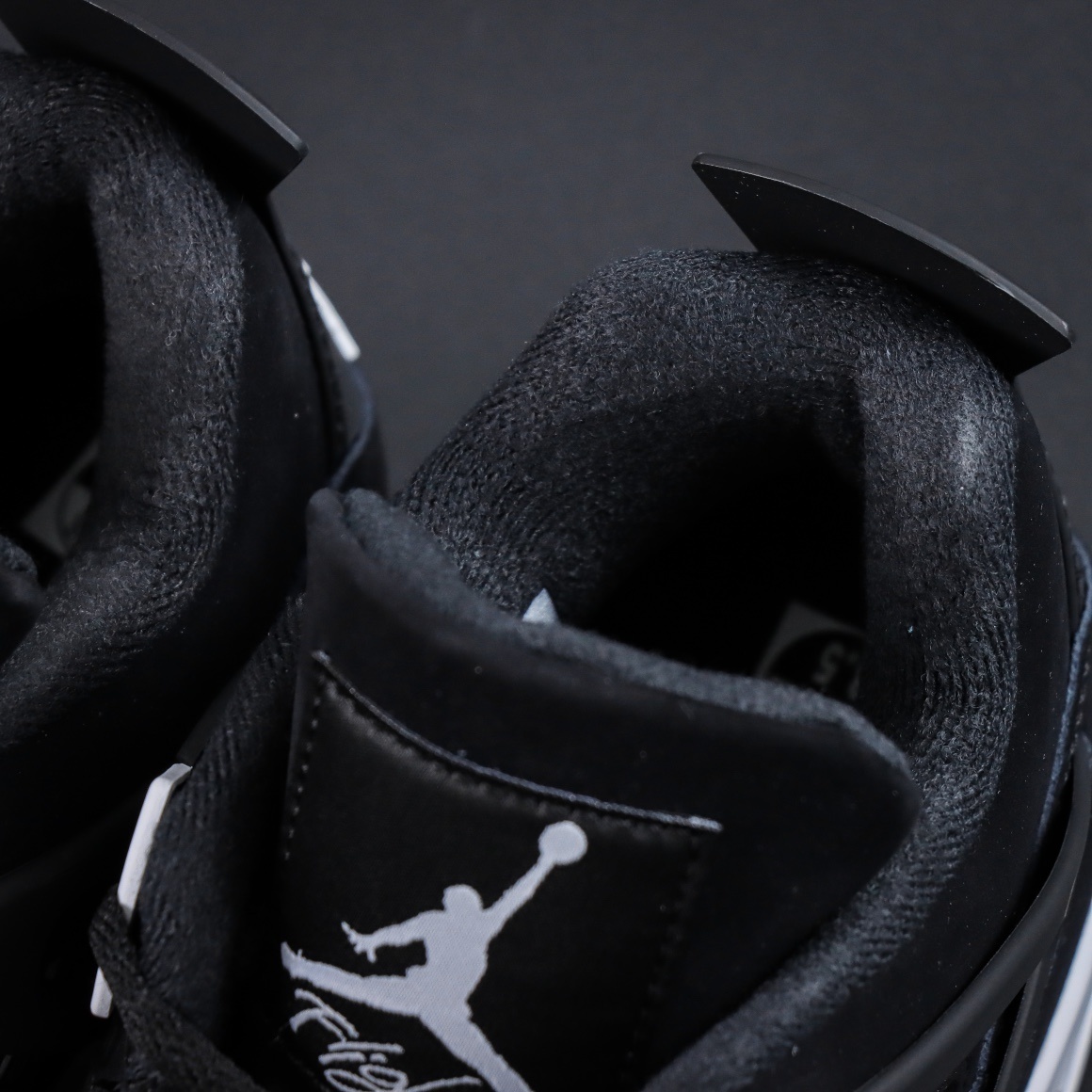 Jordan 4 Retro Thunder White vista 6
