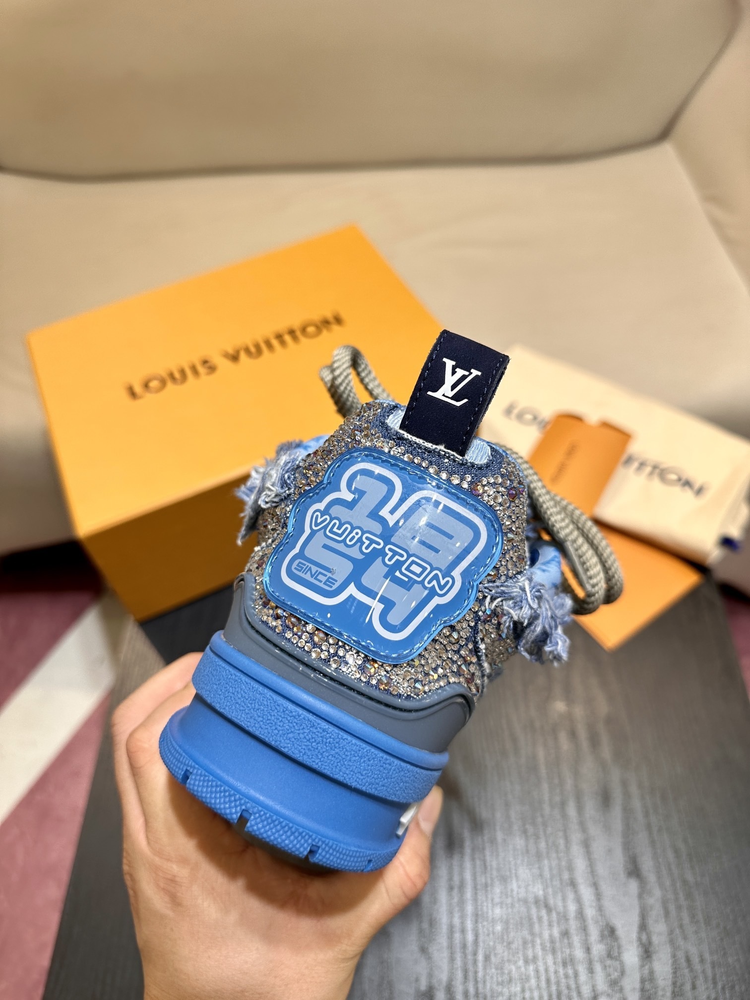 Louis Vuitton Skate Trainer Blue Swarovski Monogram vista 6