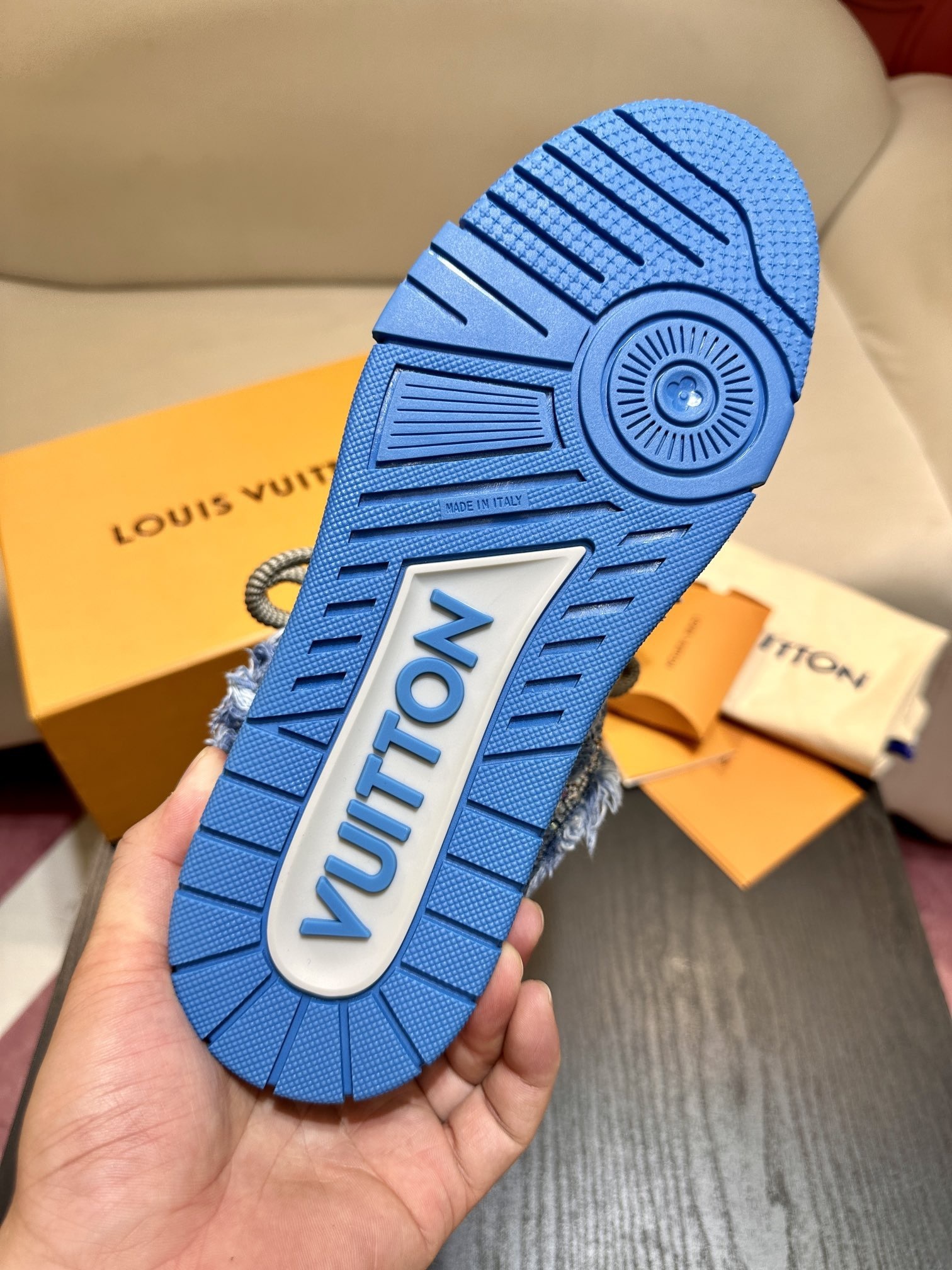 Louis Vuitton Skate Trainer Blue Swarovski Monogram vista 8