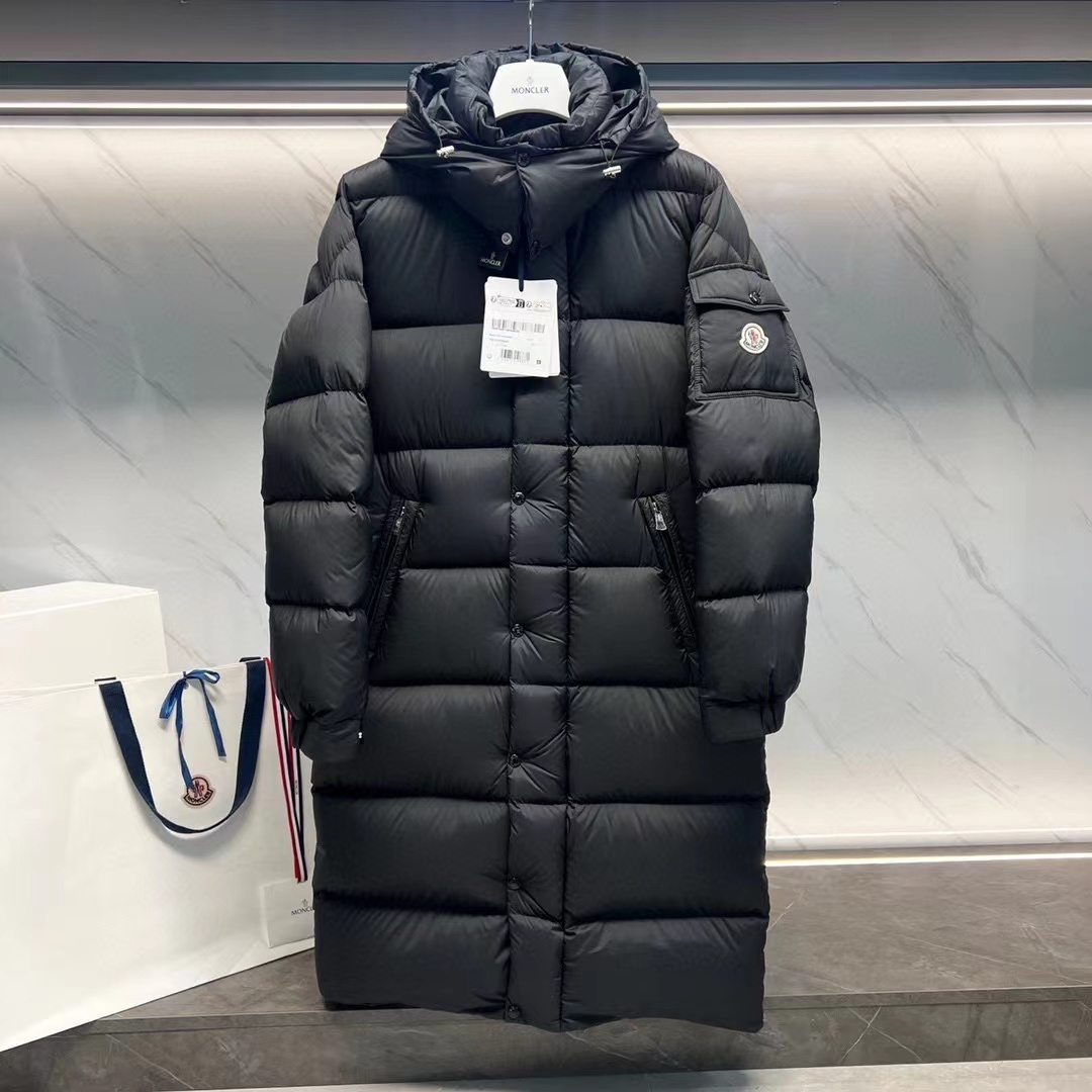 Moncler Hanoverian DownJacket vista 3