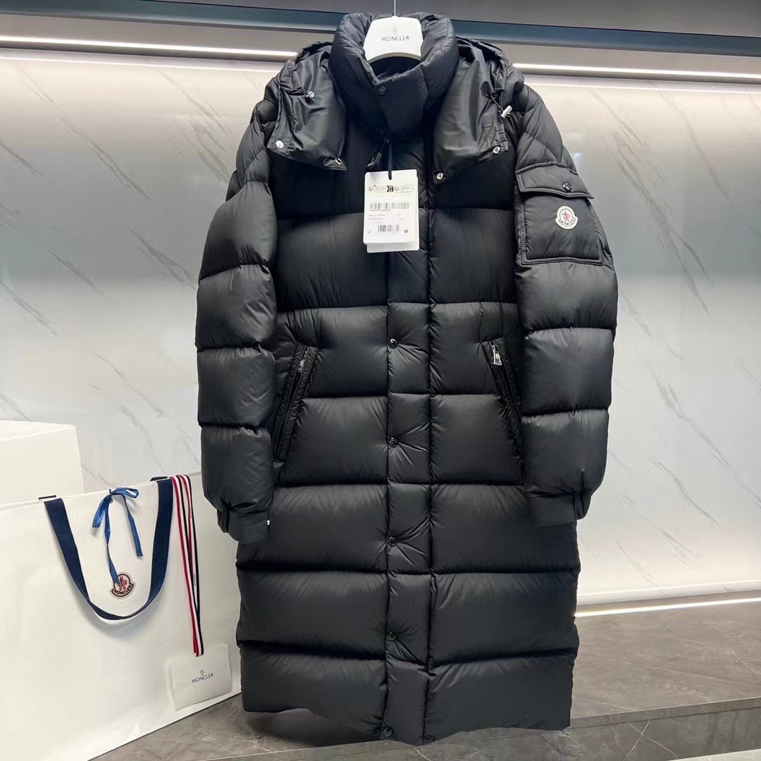 Moncler Hanoverian DownJacket vista 4