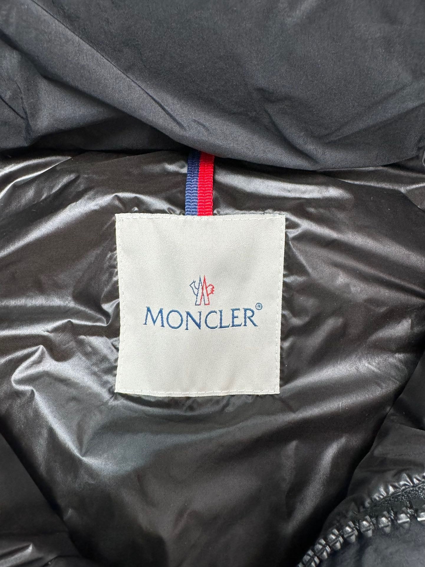 Moncler Hanoverian DownJacket vista 6