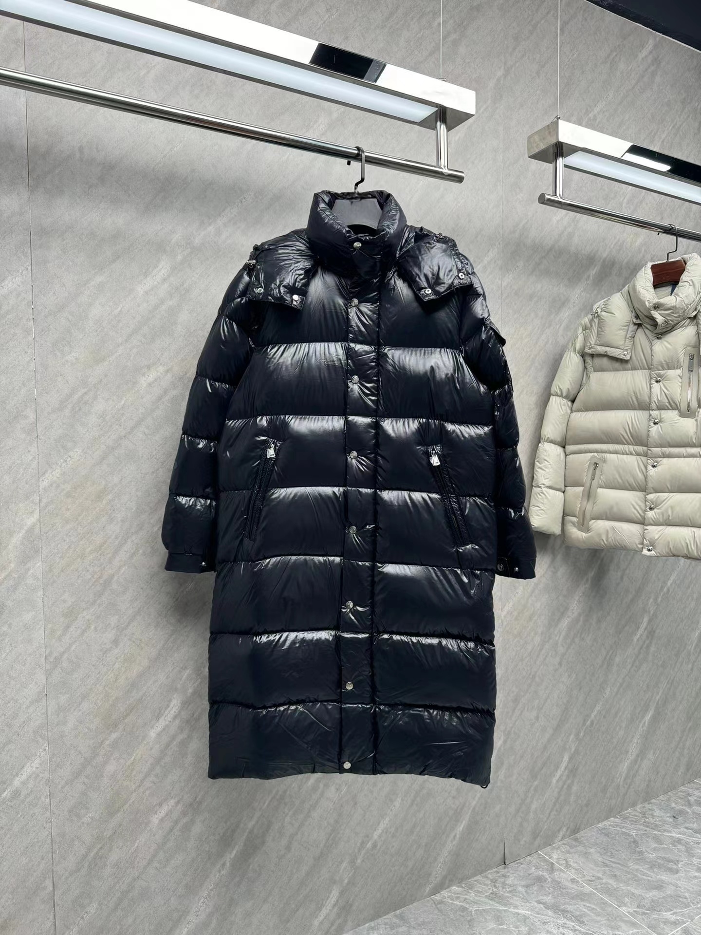 Black Hanoverian Hooded Square-Quilted DownJacket vista 2