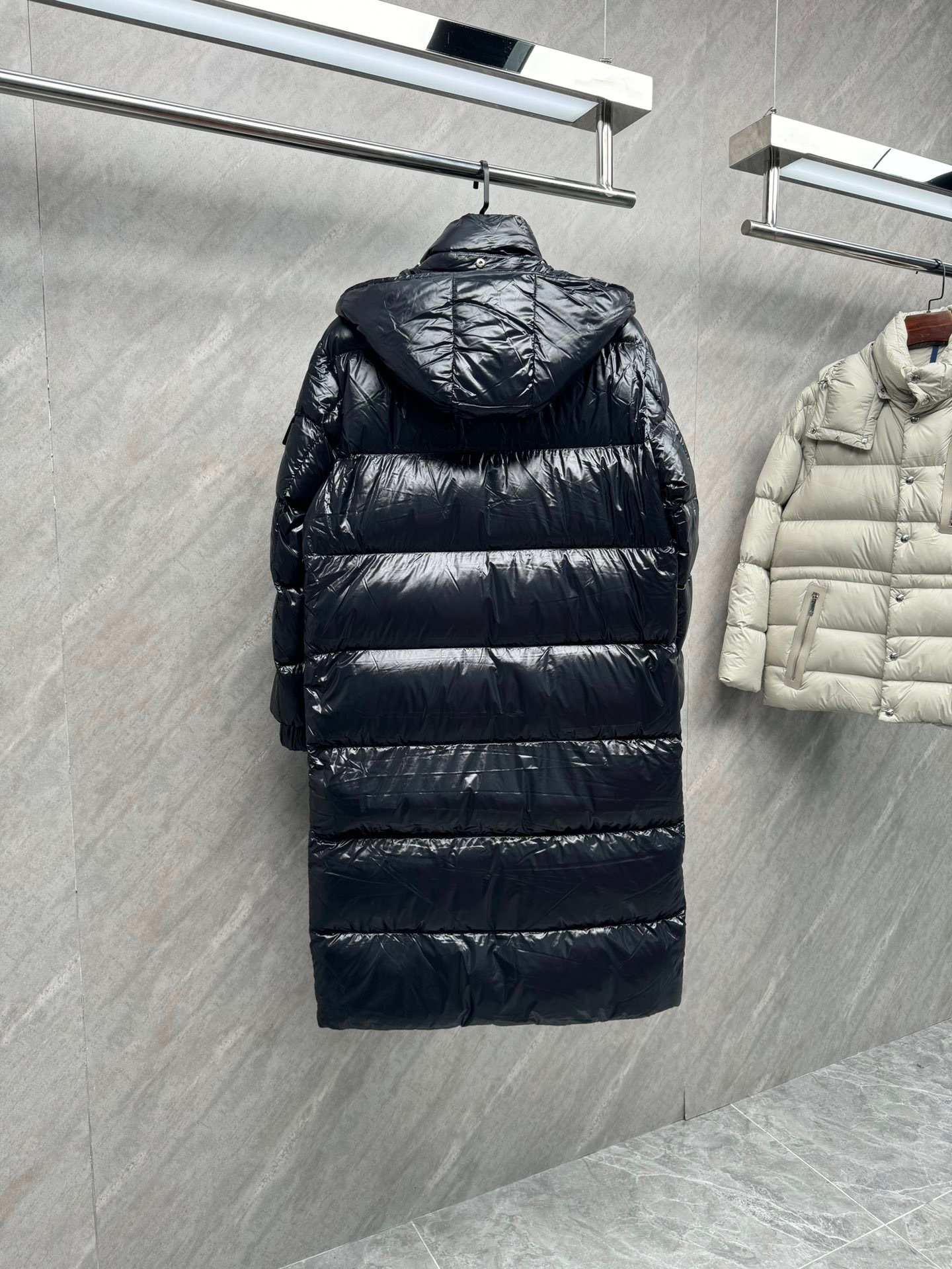 Black Hanoverian Hooded Square-Quilted DownJacket vista 3