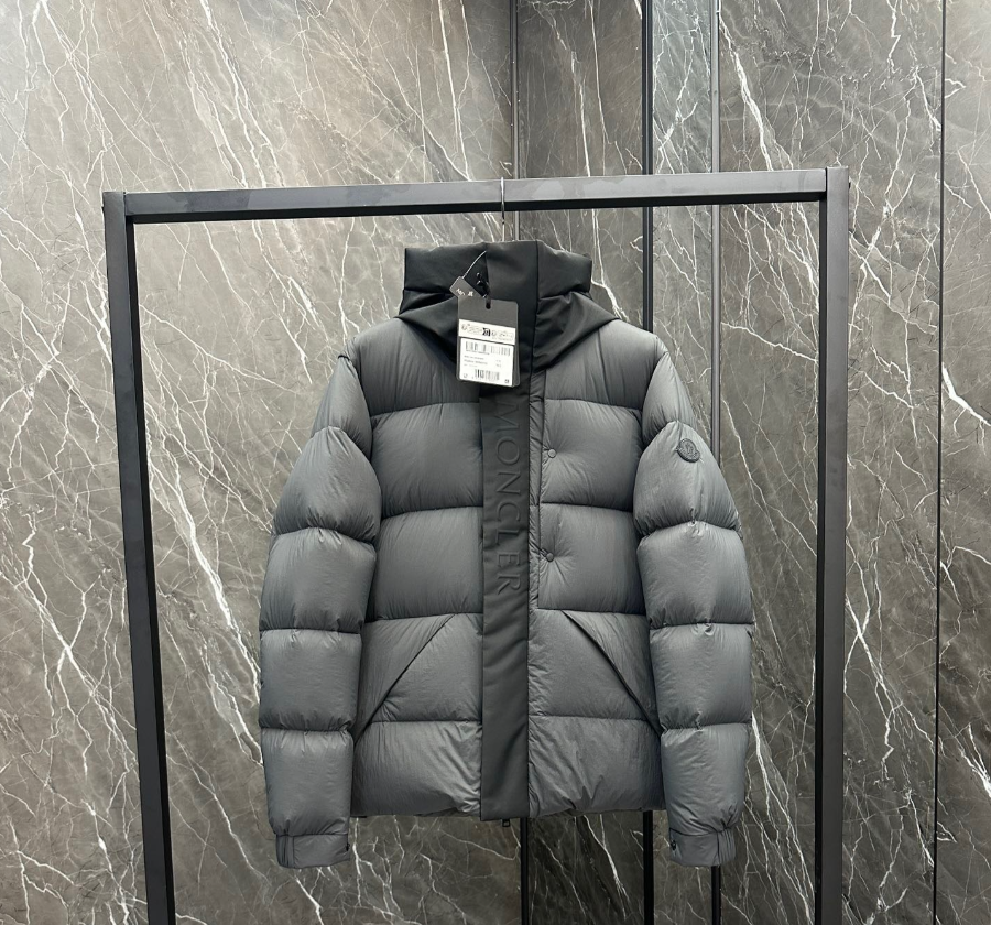 Moncler Madeira DownJacket vista 4