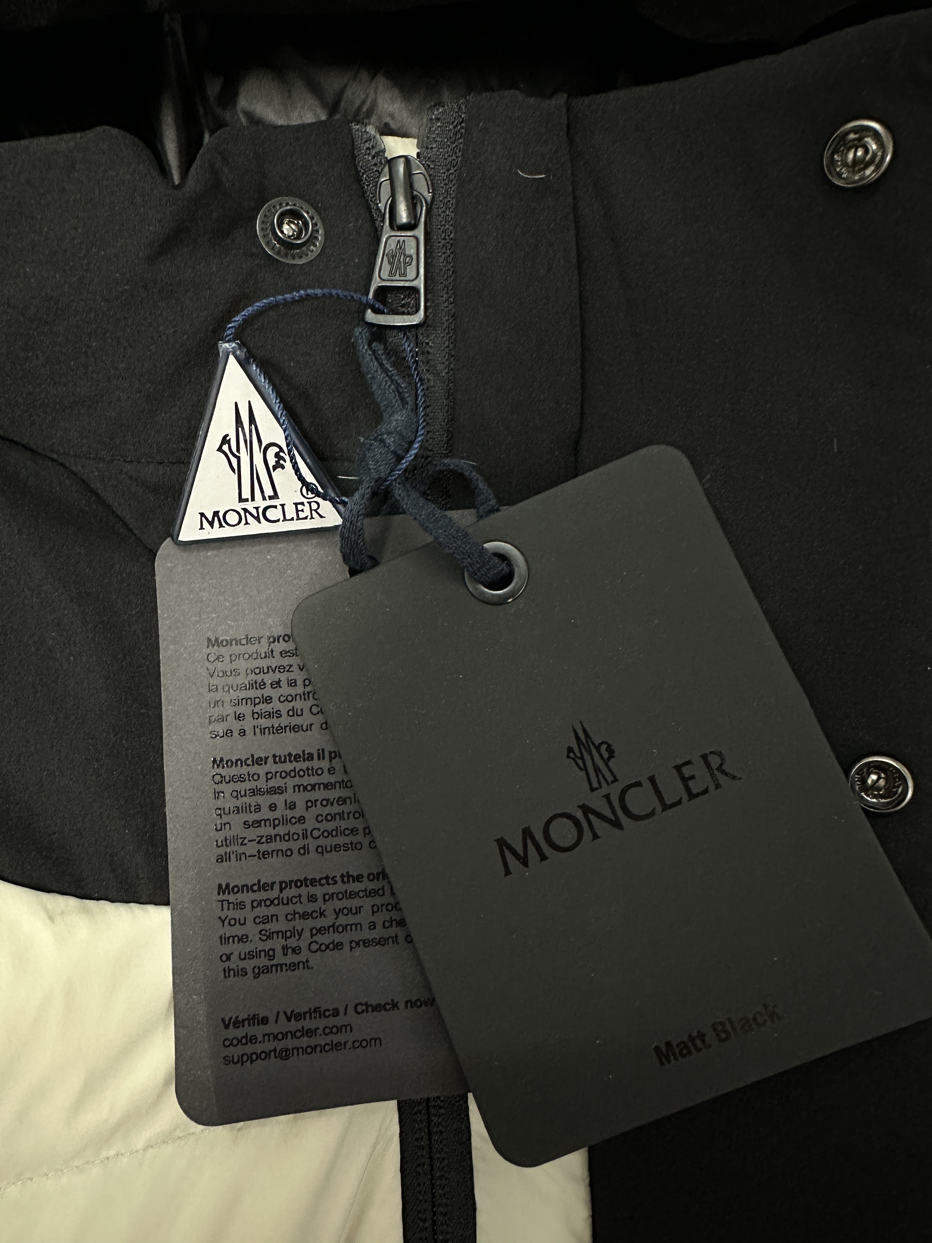 Moncler Madeira DownJacket vista 9
