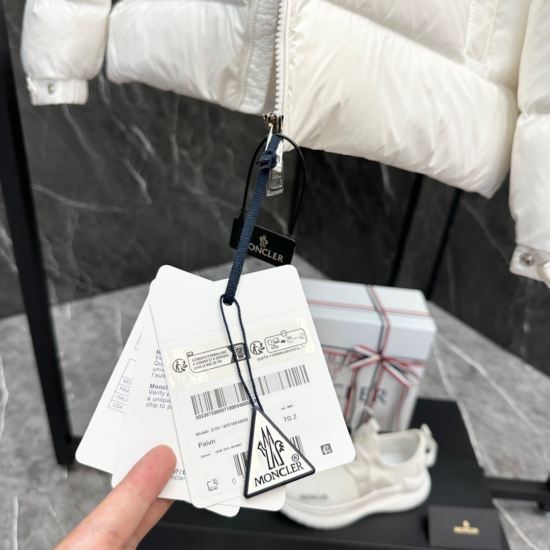 Moncler Pavin DownJacket vista 9