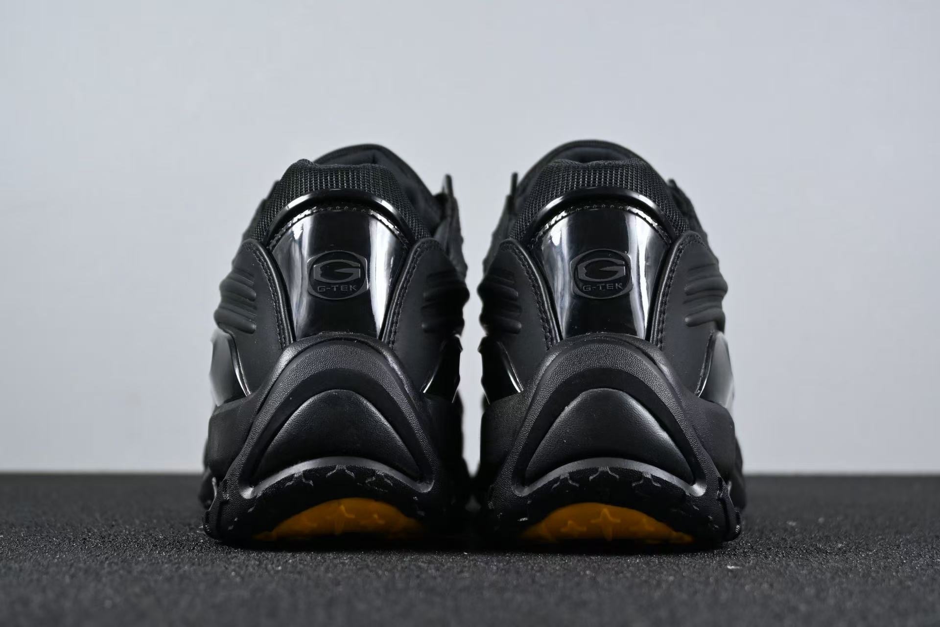 Nocta Hot Step 2 Black vista 8