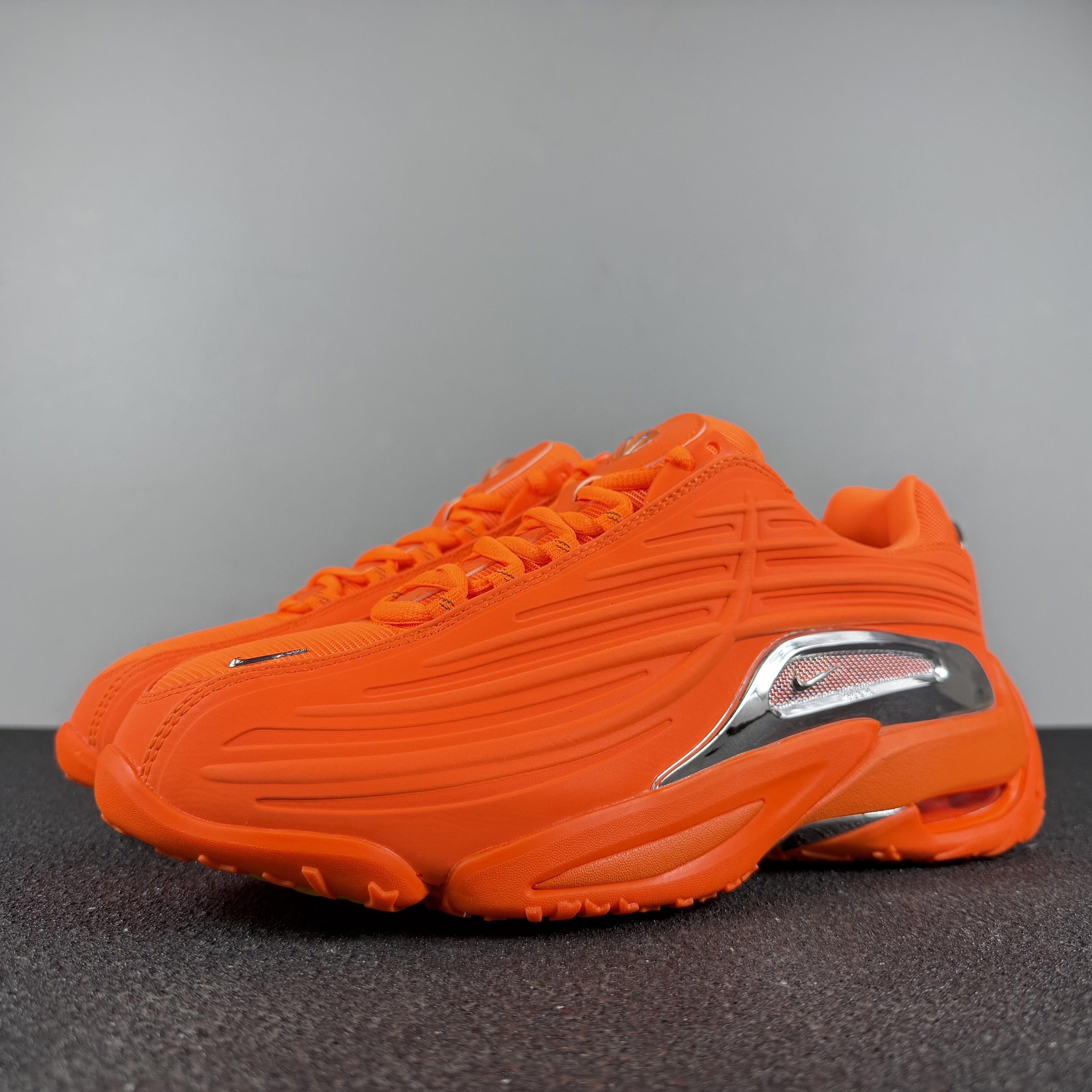 Nocta Hot Step 2 Orange vista 3