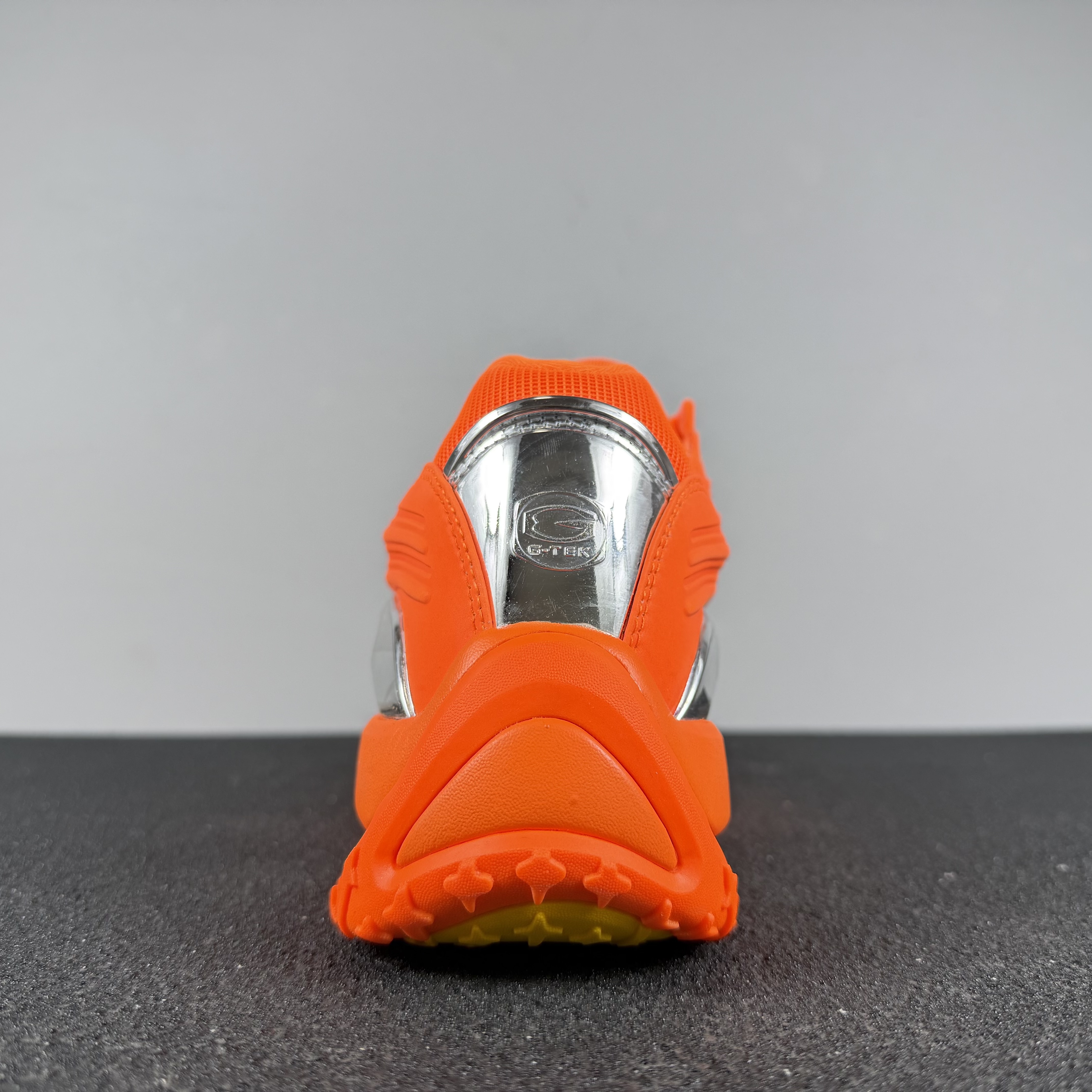 Nocta Hot Step 2 Orange vista 8