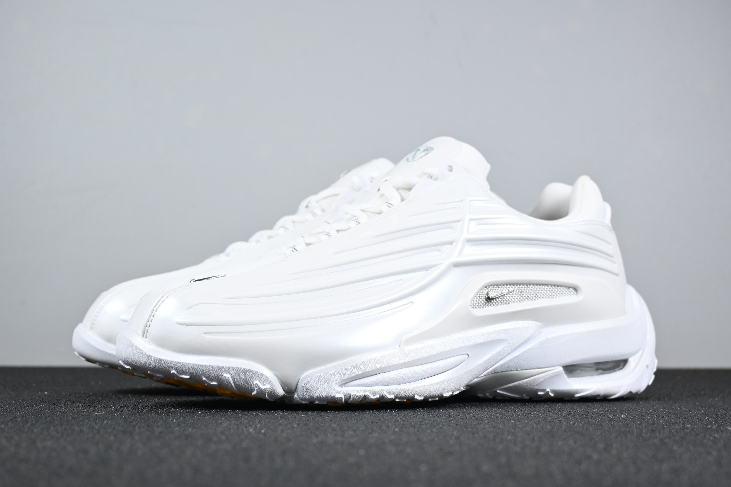Nocta Hot Step 2 White vista 3