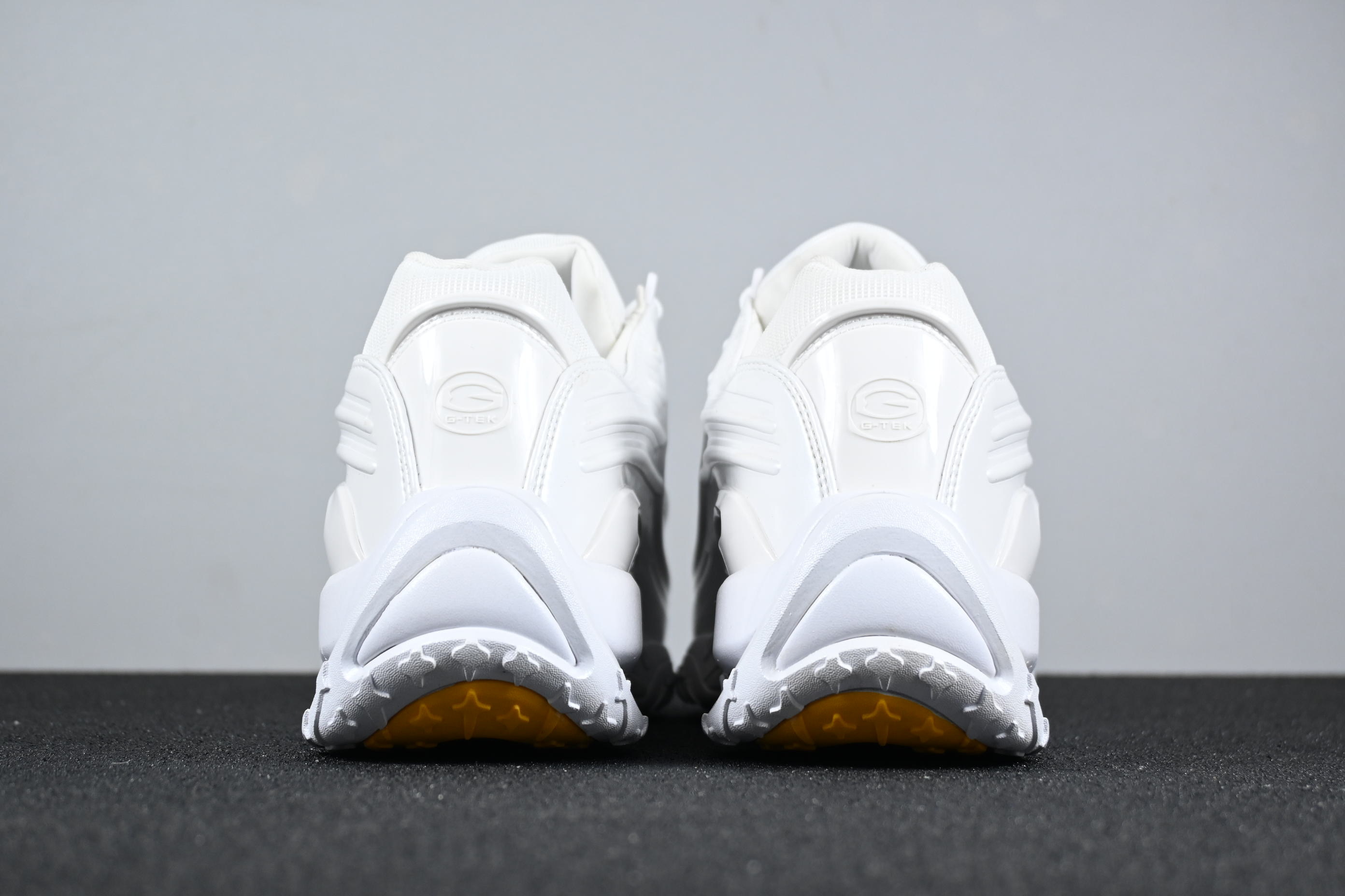 Nocta Hot Step 2 White vista 8
