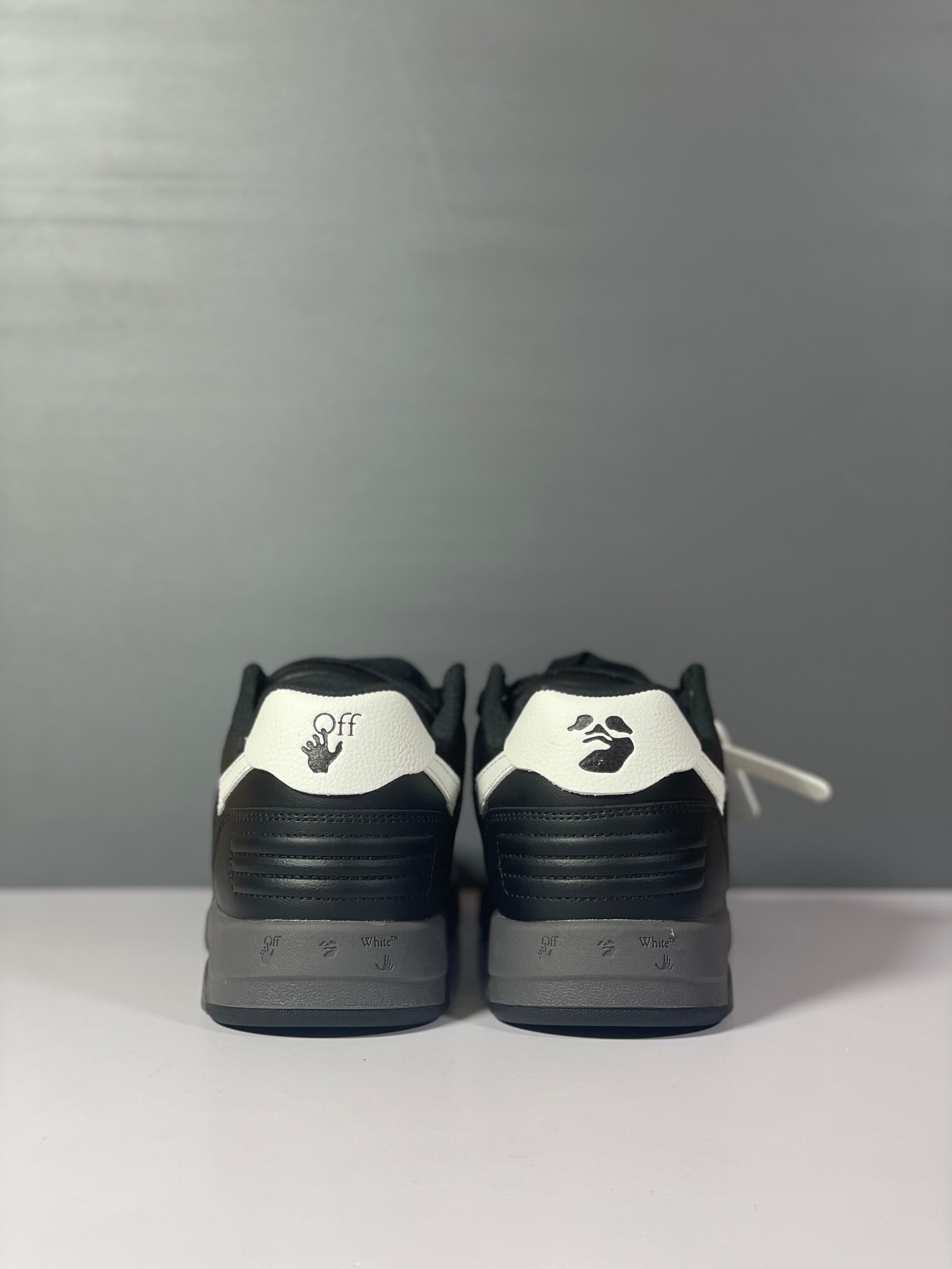 Off-White Out Of Office Low Tops Black Grey White vista 6