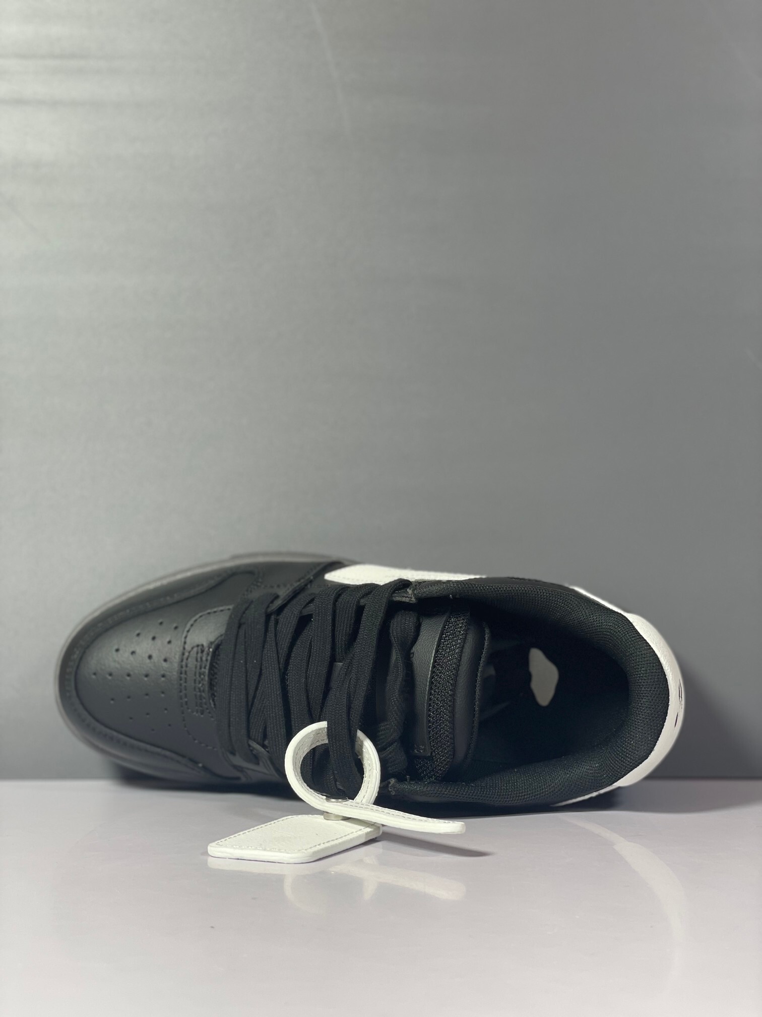Off-White Out Of Office Low Tops Black Grey White vista 7