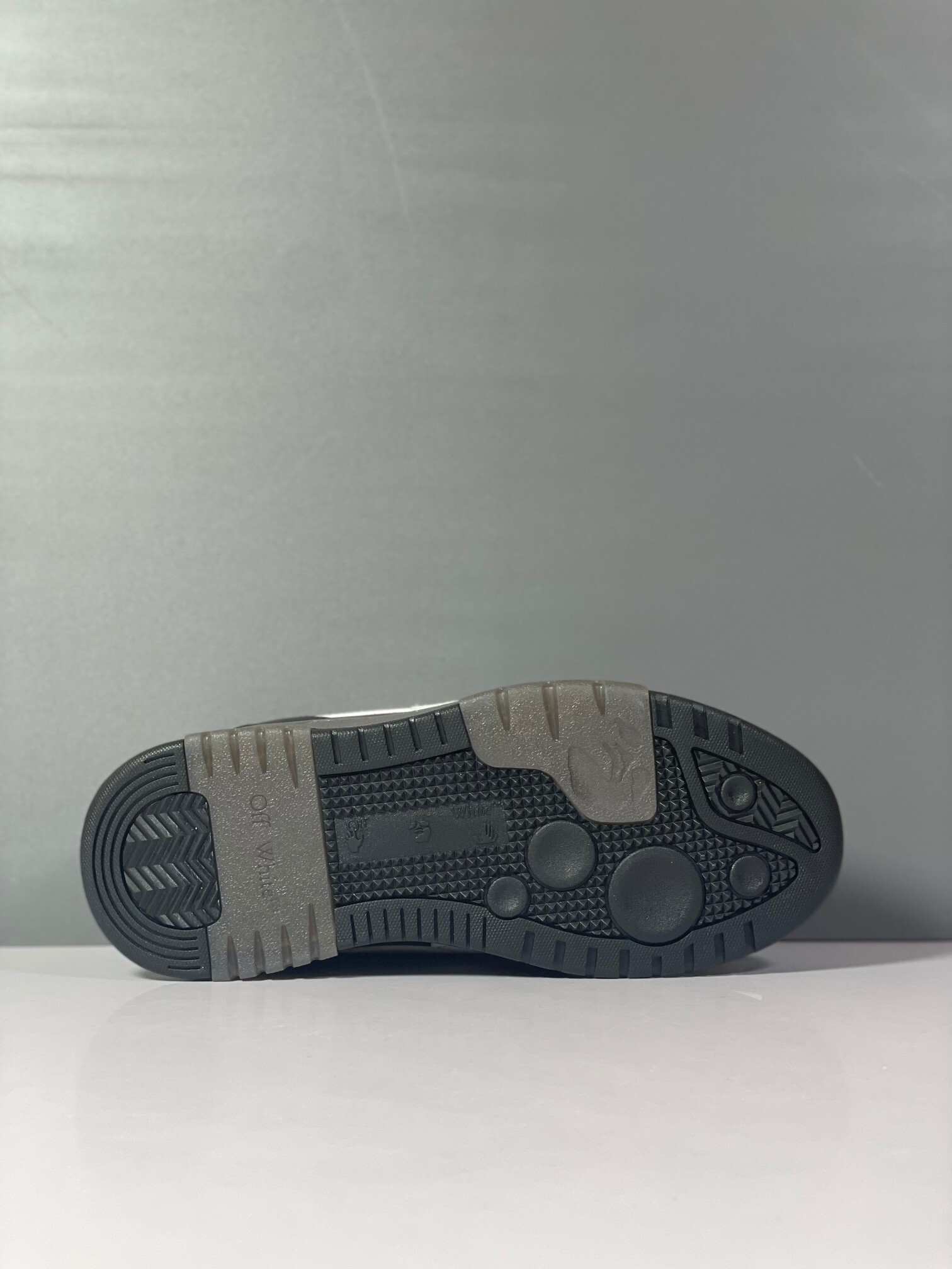 Off-White Out Of Office Low Tops Black Grey White vista 8