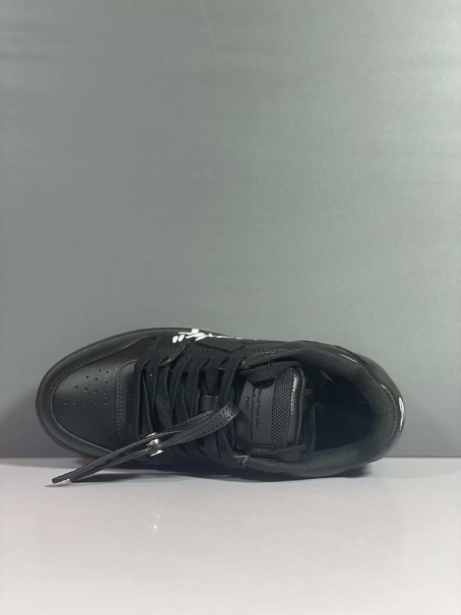 Off-White Out Of Office Low Tops "For Walking" Black White vista 6