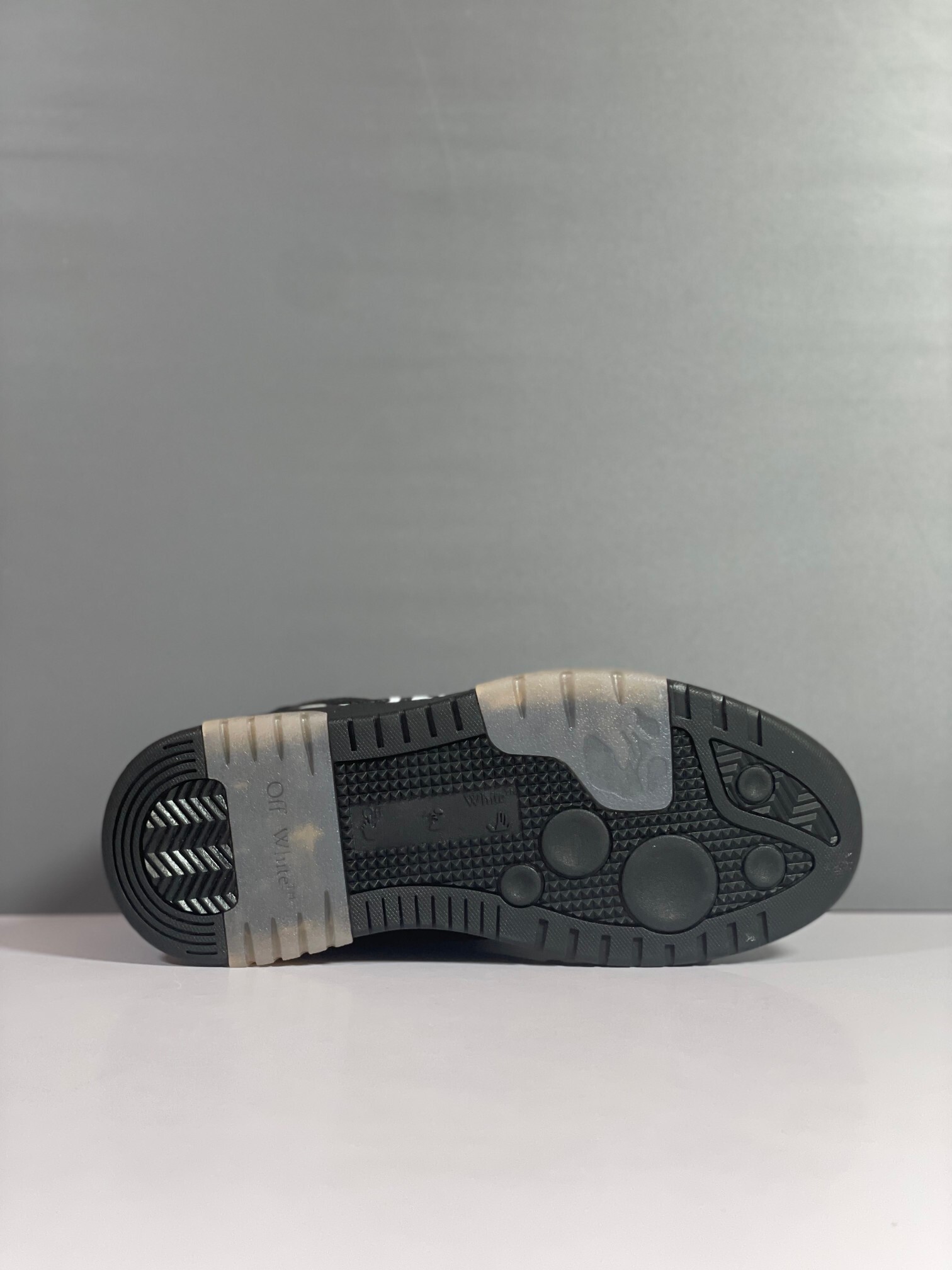 Off-White Out Of Office Low Tops "For Walking" Black White vista 7