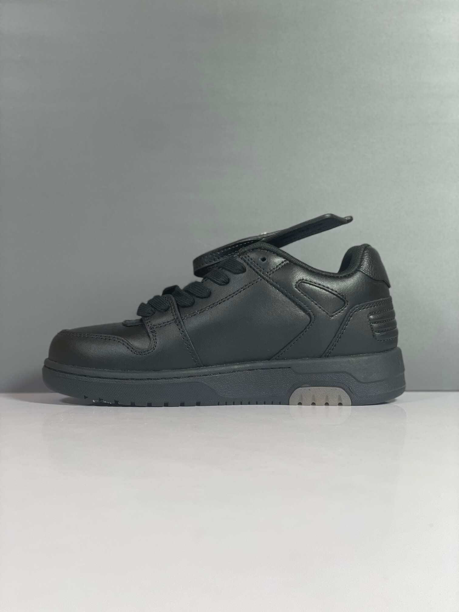 Off-White Out Of Office Low Tops "For Walking" Black White vista 8