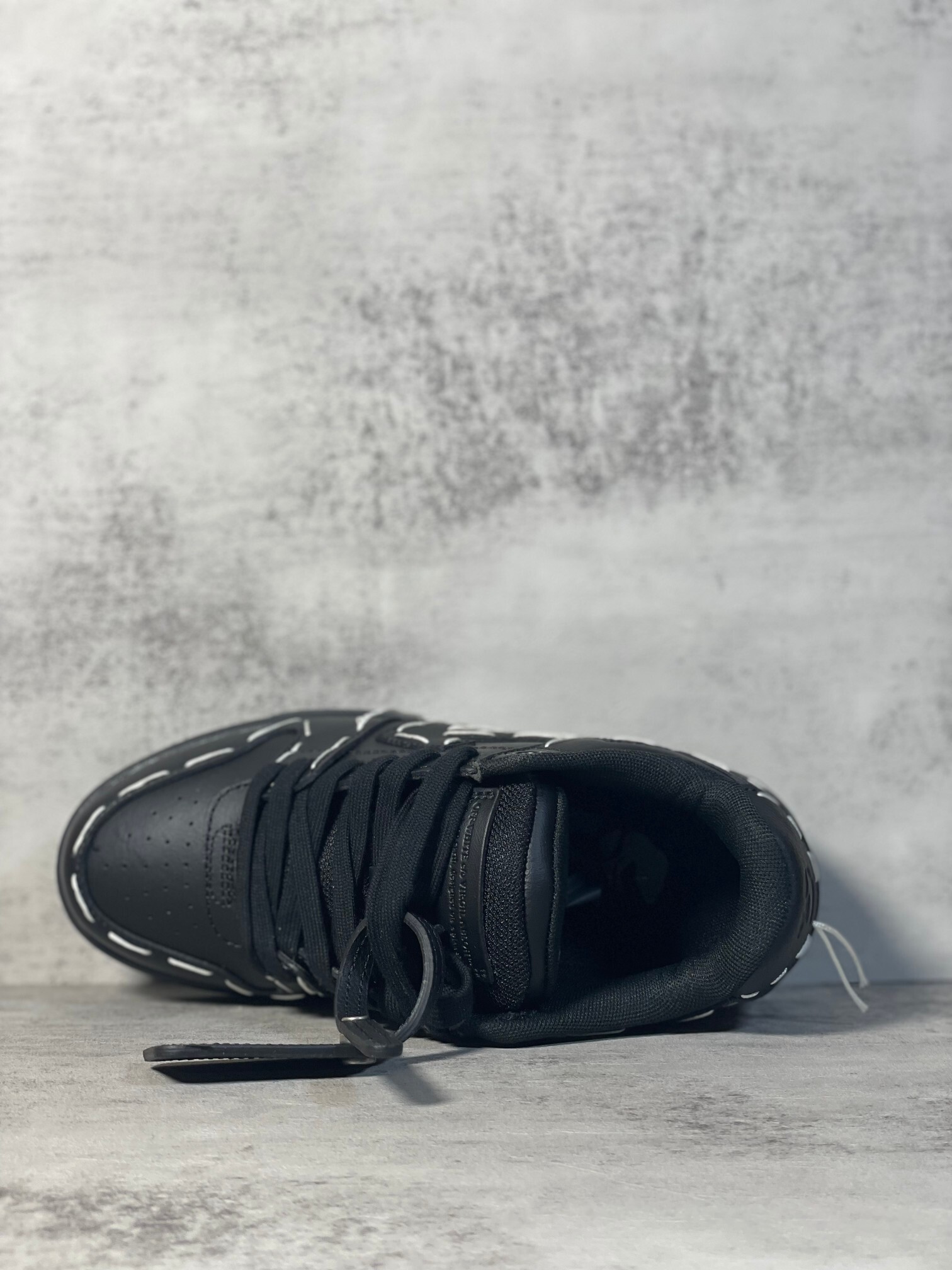 Off-White Out Of Office Low Sartorial Stitching Black (Women's) vista 6