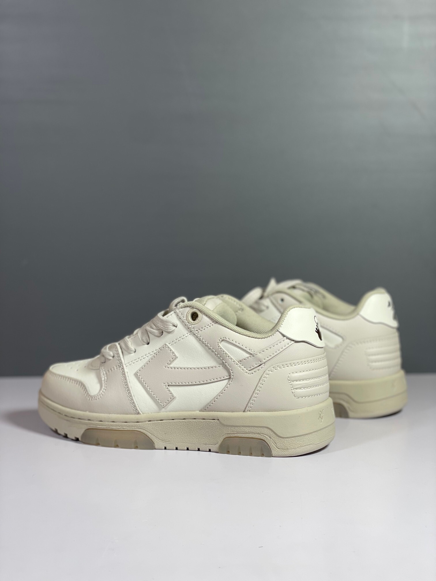 Off-White Out of Office Beige White vista 3