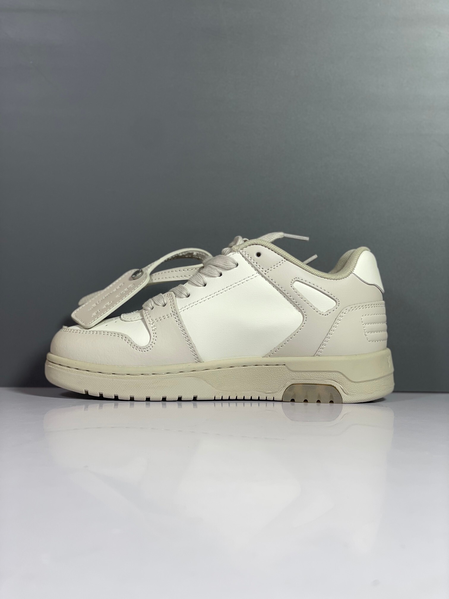 Off-White Out of Office Beige White vista 5