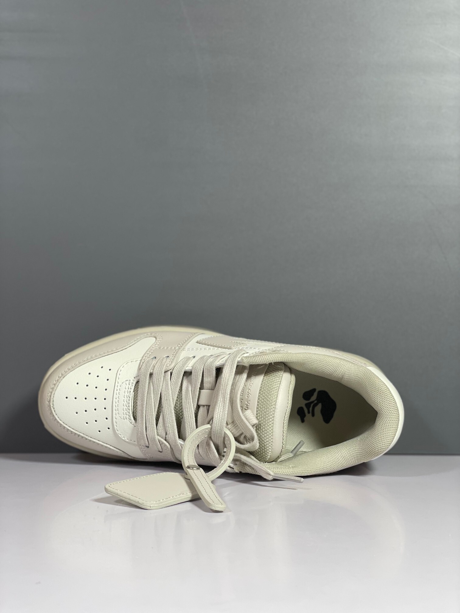 Off-White Out of Office Beige White vista 6