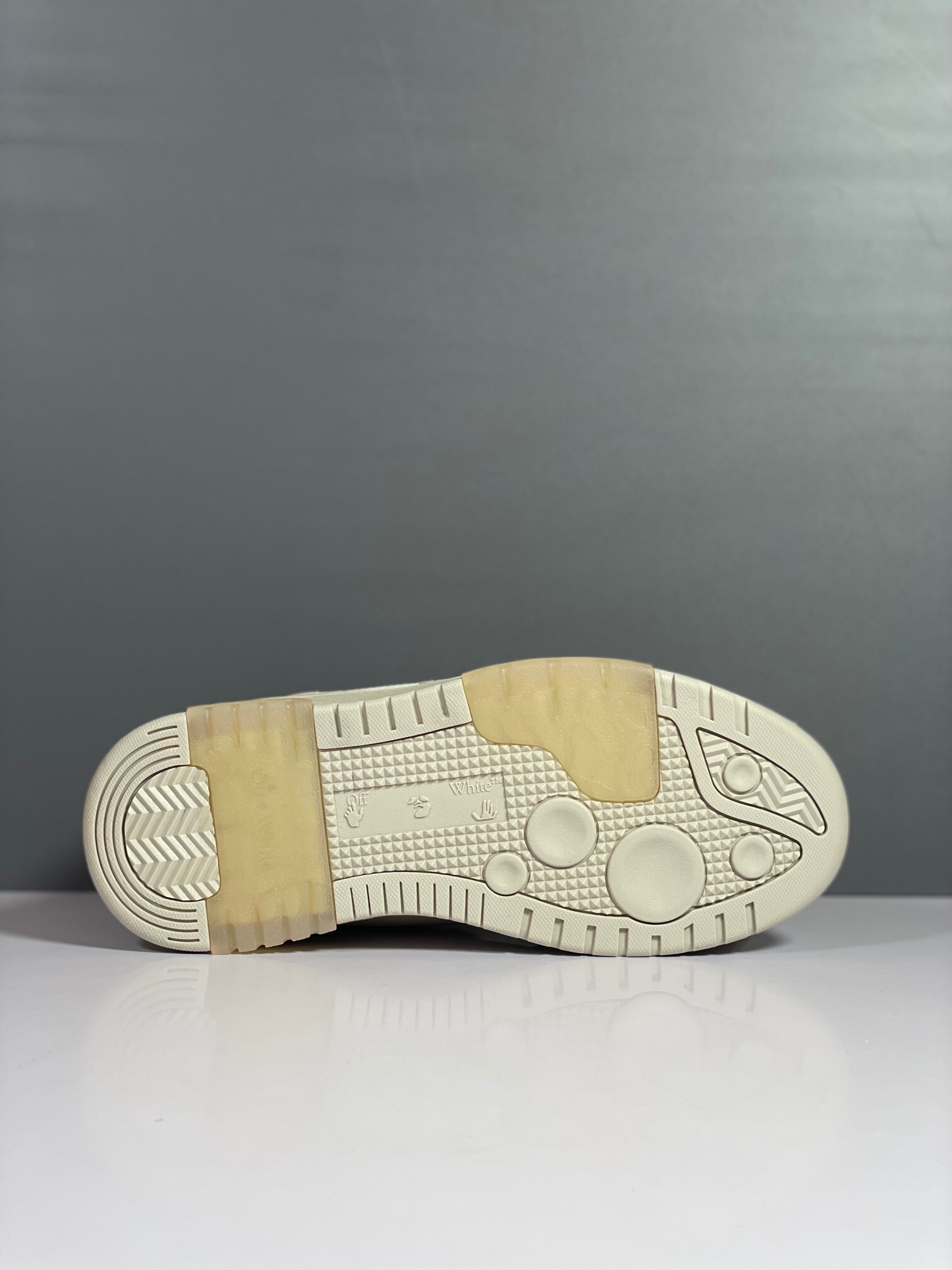 Off-White Out of Office Beige White vista 8