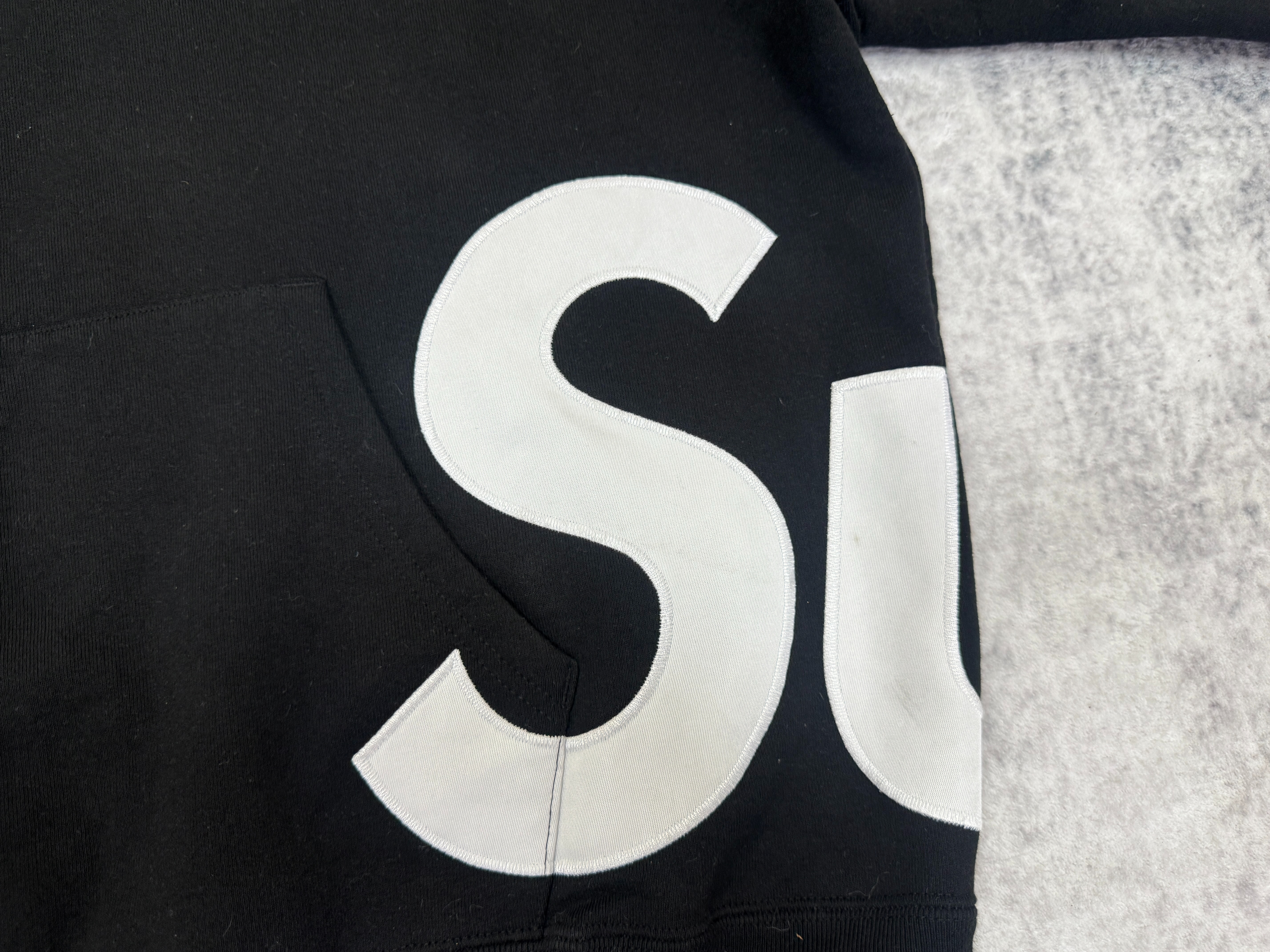 Supreme Big Logo Zip Up Black vista 4