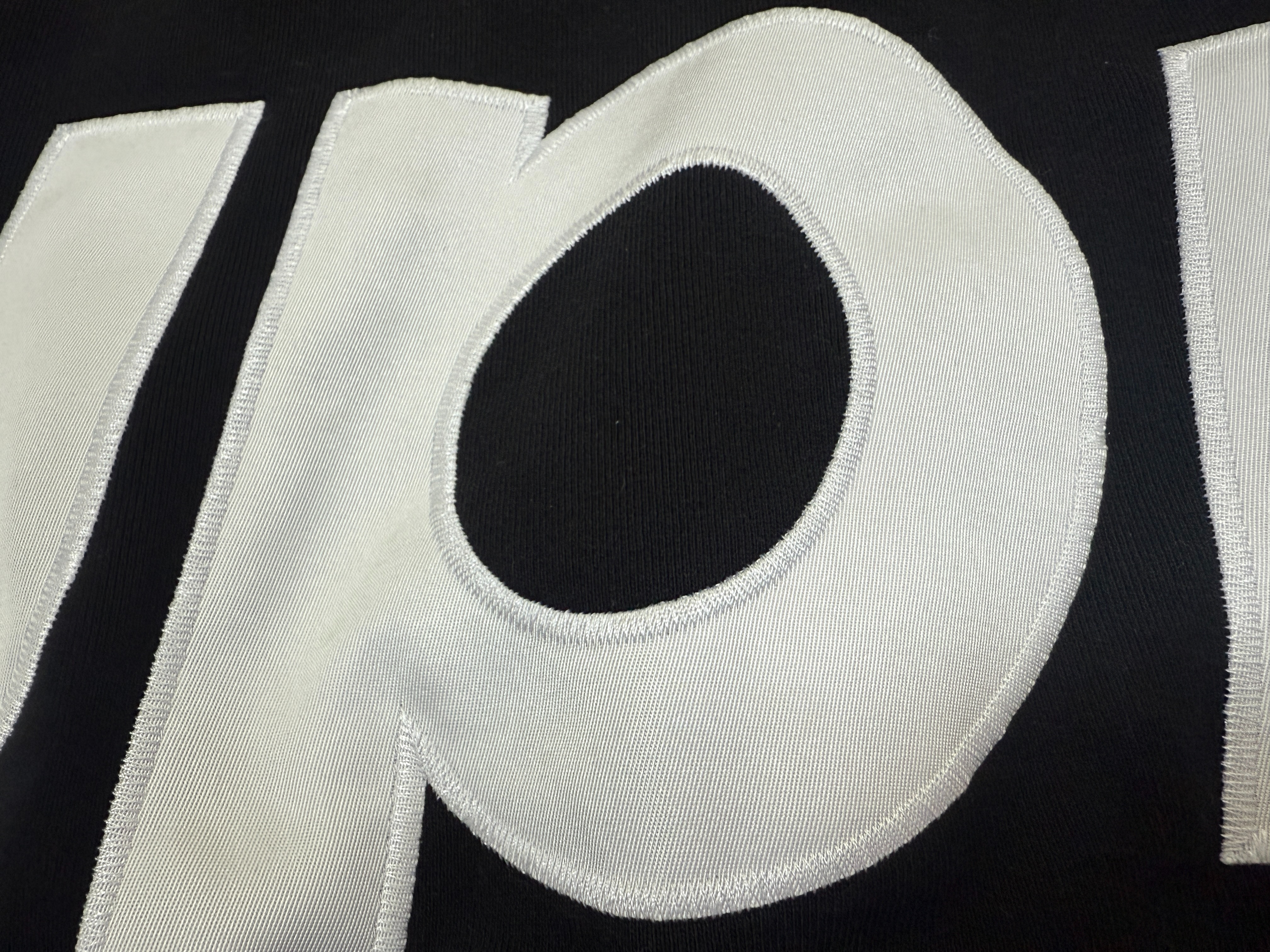 Supreme Big Logo Zip Up Black vista 5