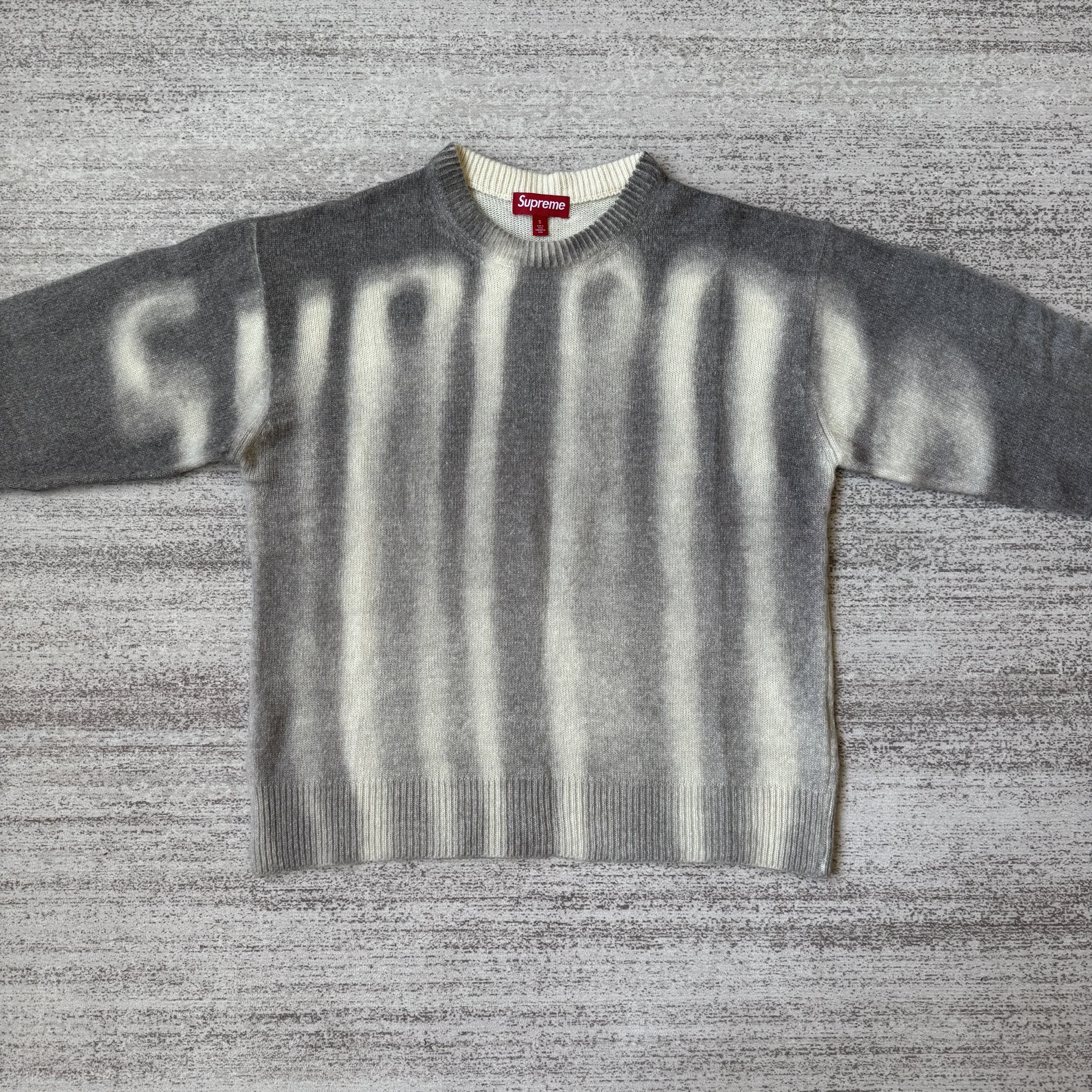 Sweater Supreme Blurred Logo Black vista 2